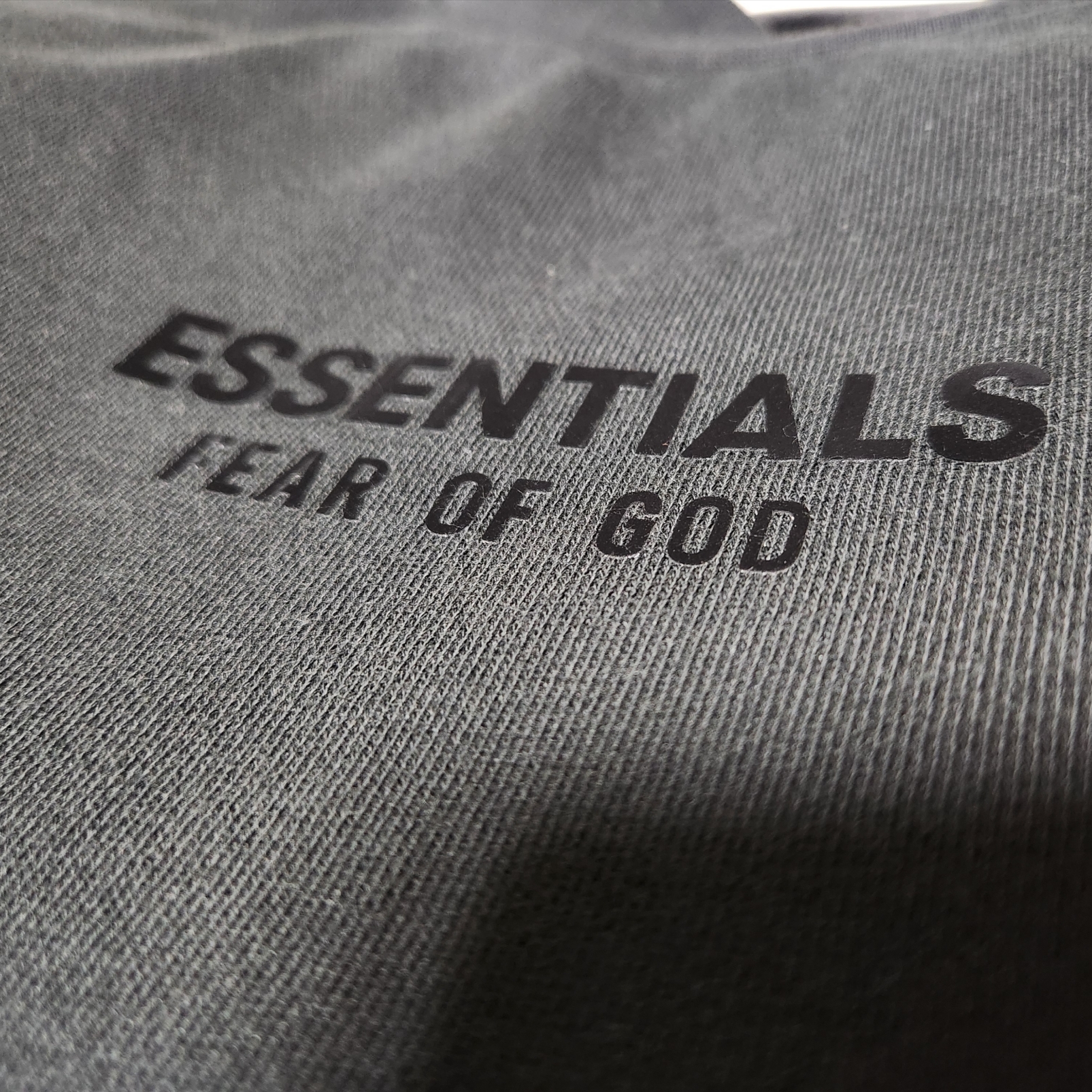 Essentials Crewneck Jet Black - 23FW 착용 스타일