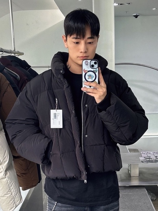 [KREAM 단독 / 예약 배송] Haleine Detachable Midneck Goose Down Jacket Navycheck (VJ403) 착용 스타일
