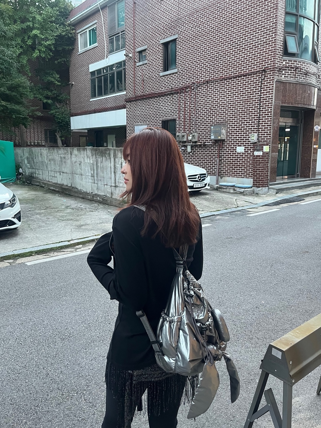 Athe Vanessabruno Ruban Backpack And Shoulder Bag Large Glossy Grey 착용 스타일 - 1