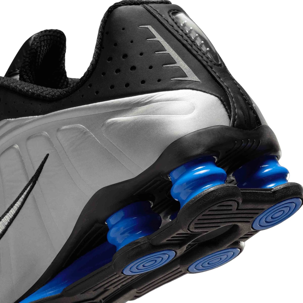 (W) Nike Shox R4 Metallic Silver and Black 착용 스타일