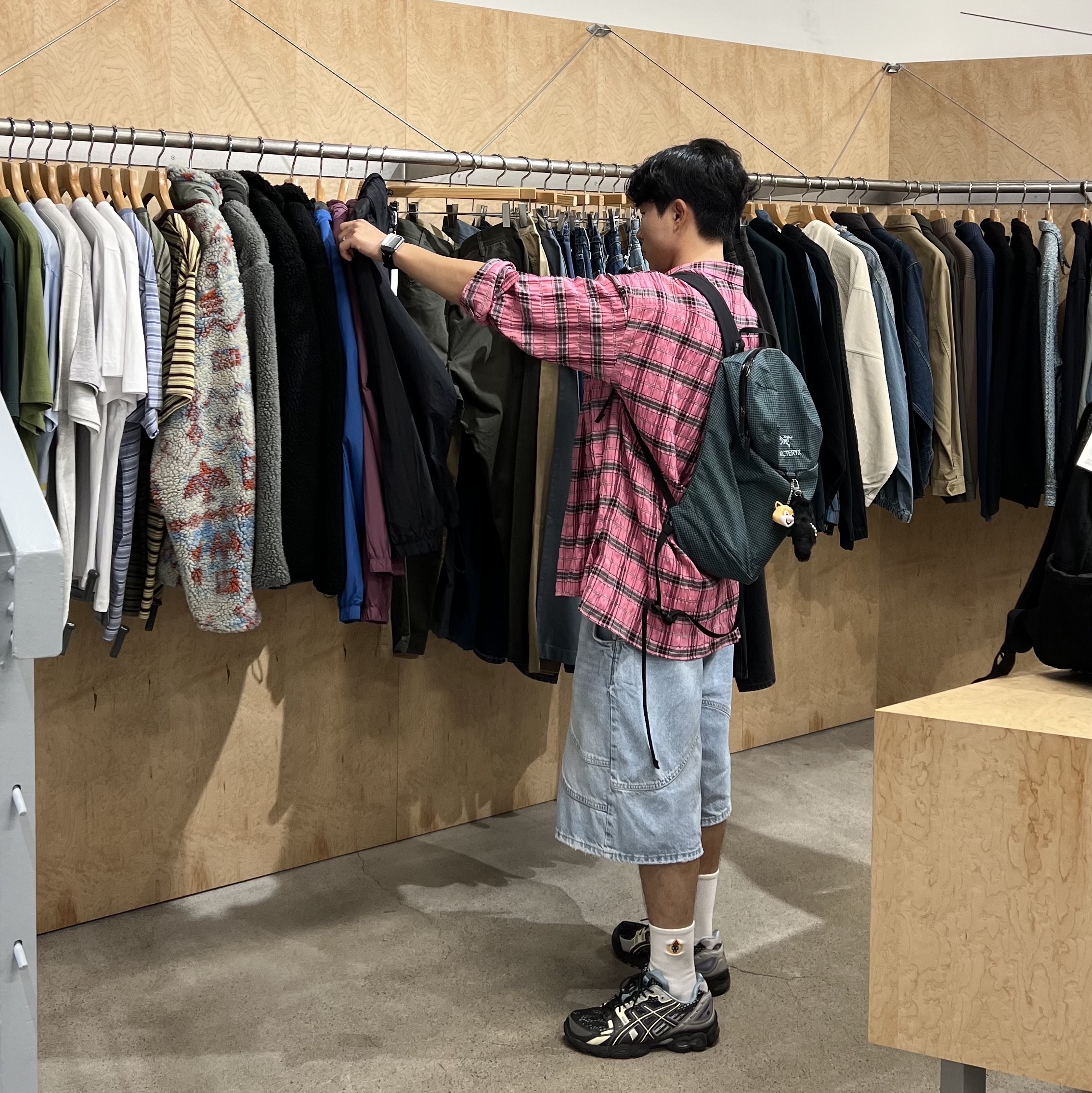 Arc'teryx Konseal 15 Backpack Pytheas, Asics UB5-S Gel-Nimbus 9 Black Gunmetal 착용 스타일