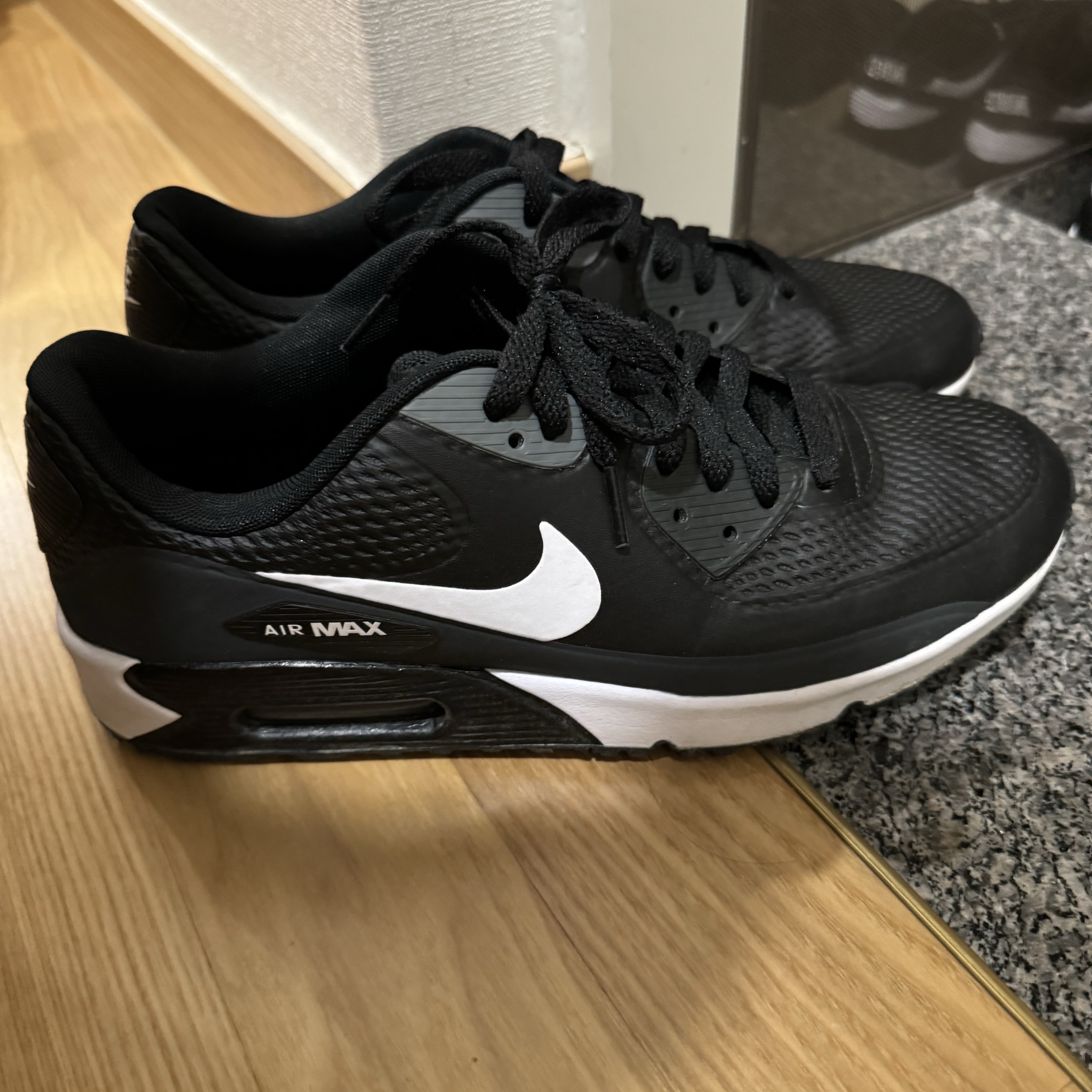 Nike Air Max 90 G Black White 착용 스타일