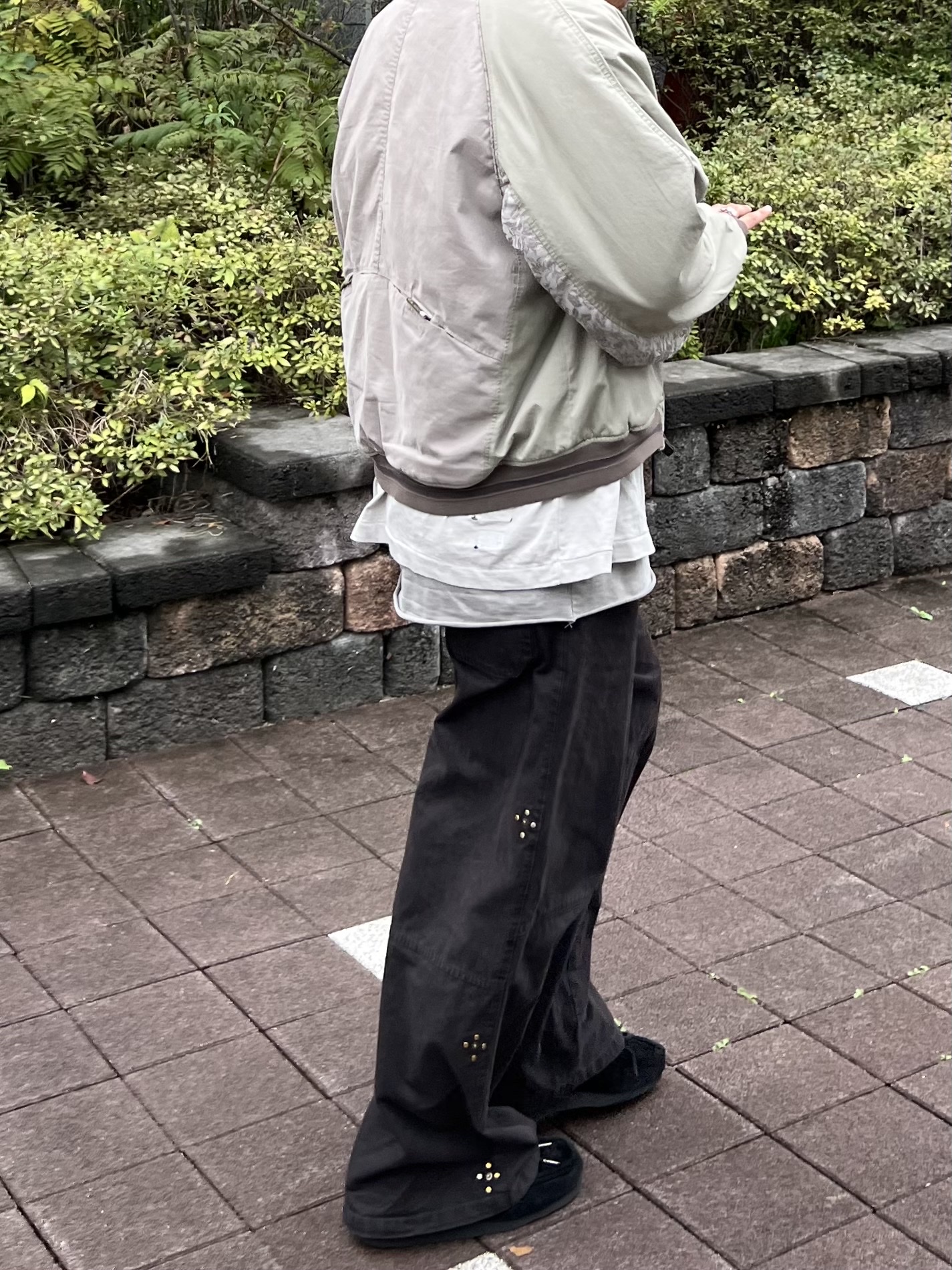 Polyteru Human Index Human Sleeveless Gray Beige, Polyteru x HANK Long Sleeve Blue Dog Vintage Gray - 24SS 착용 스타일 - 1