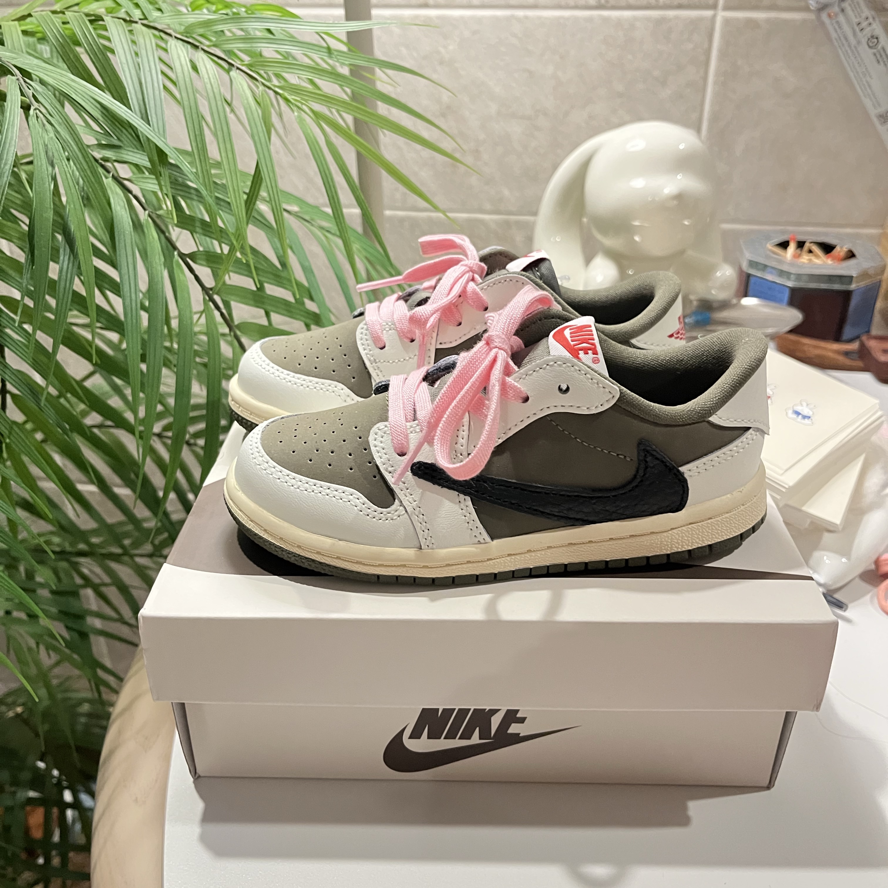 (TD) Jordan 1 x Travis Scott Retro Low OG SP Reverse Olive 착용 스타일