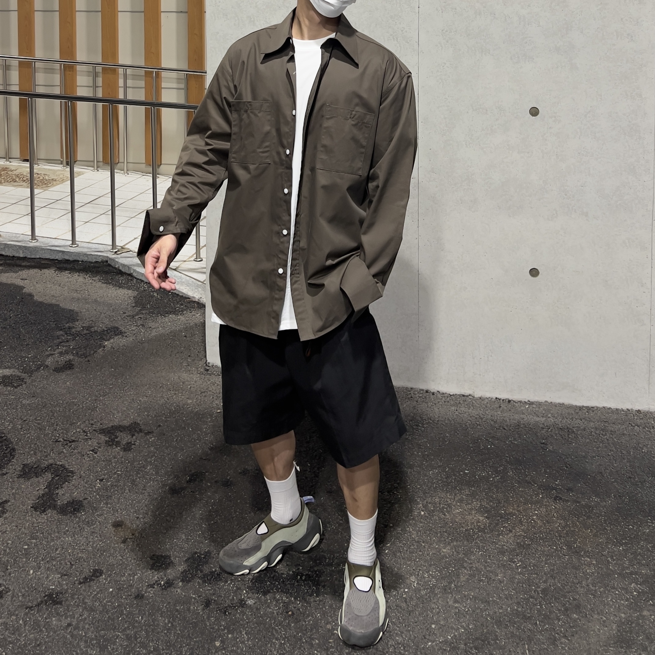 Oakley Factory Team x Brain Dead Flesh Sandal Iron Brown Grey, Oakley Factory Team x Brain Dead Flesh Sage Sand 착용 스타일 - 7