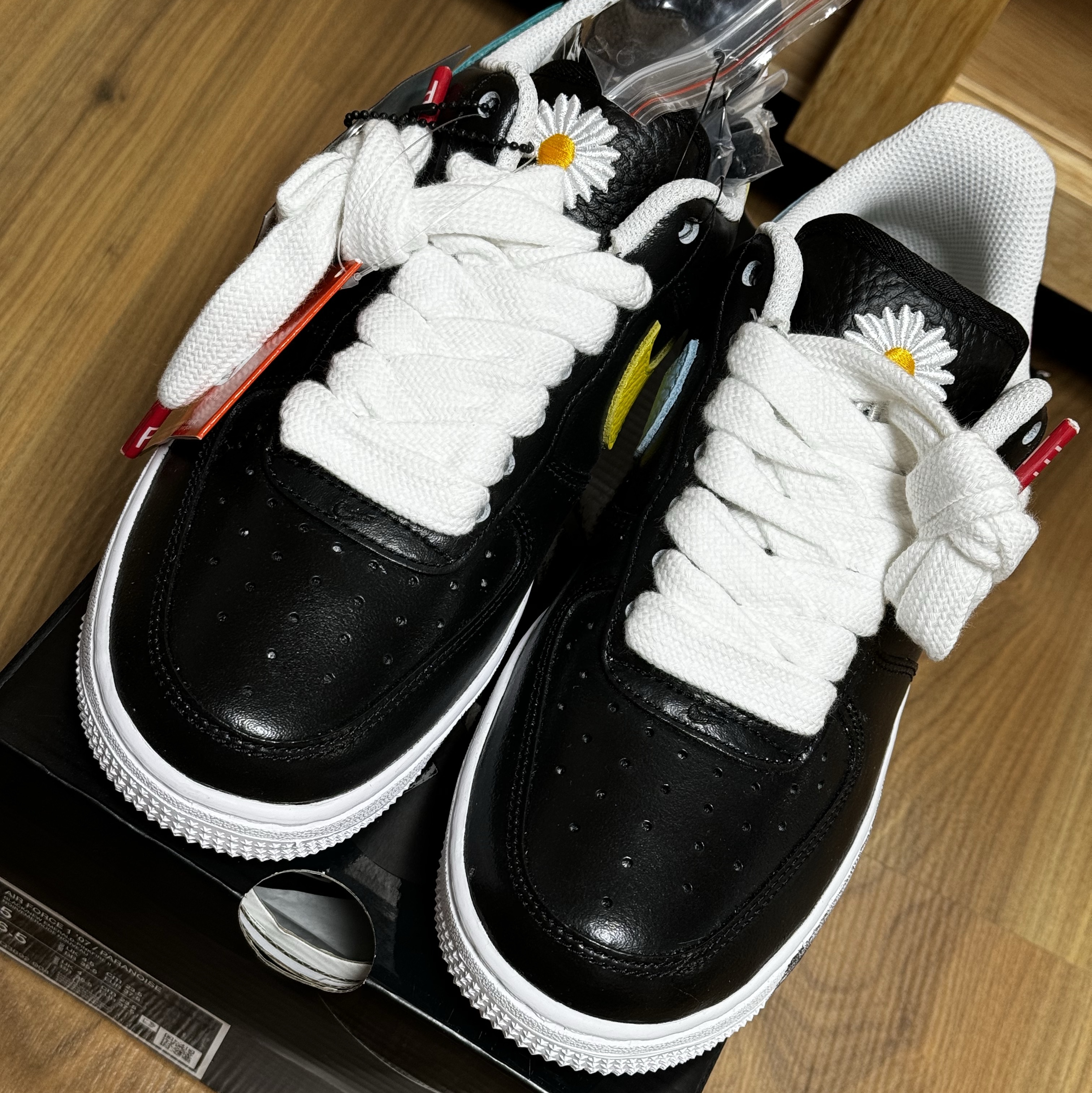 Nike x Peaceminusone Air Force 1 Low Para-Noise 3.0 Black and Multicolor 착용 스타일