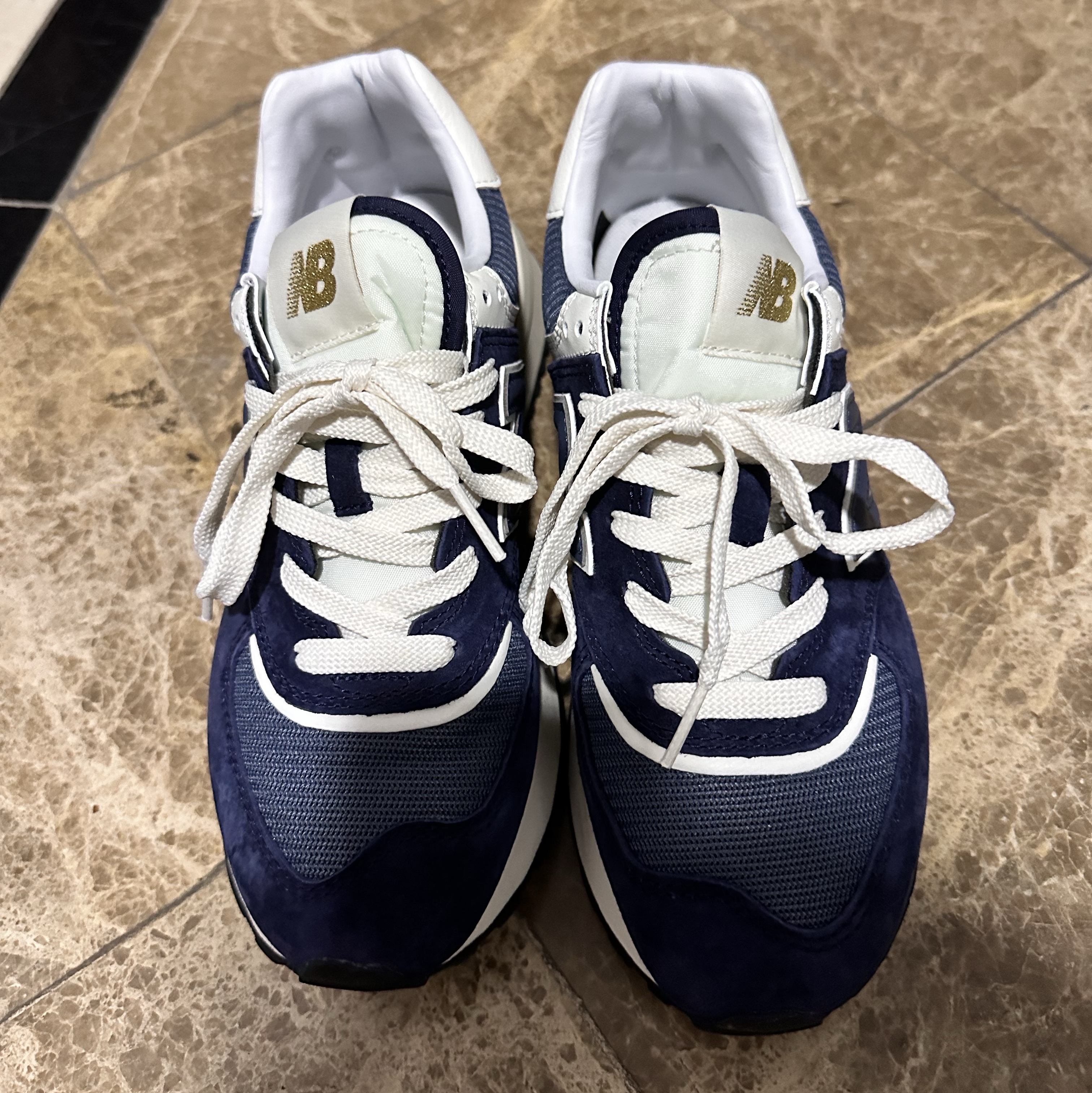 New Balance 574 Legacy Navy 착용 스타일 - 2