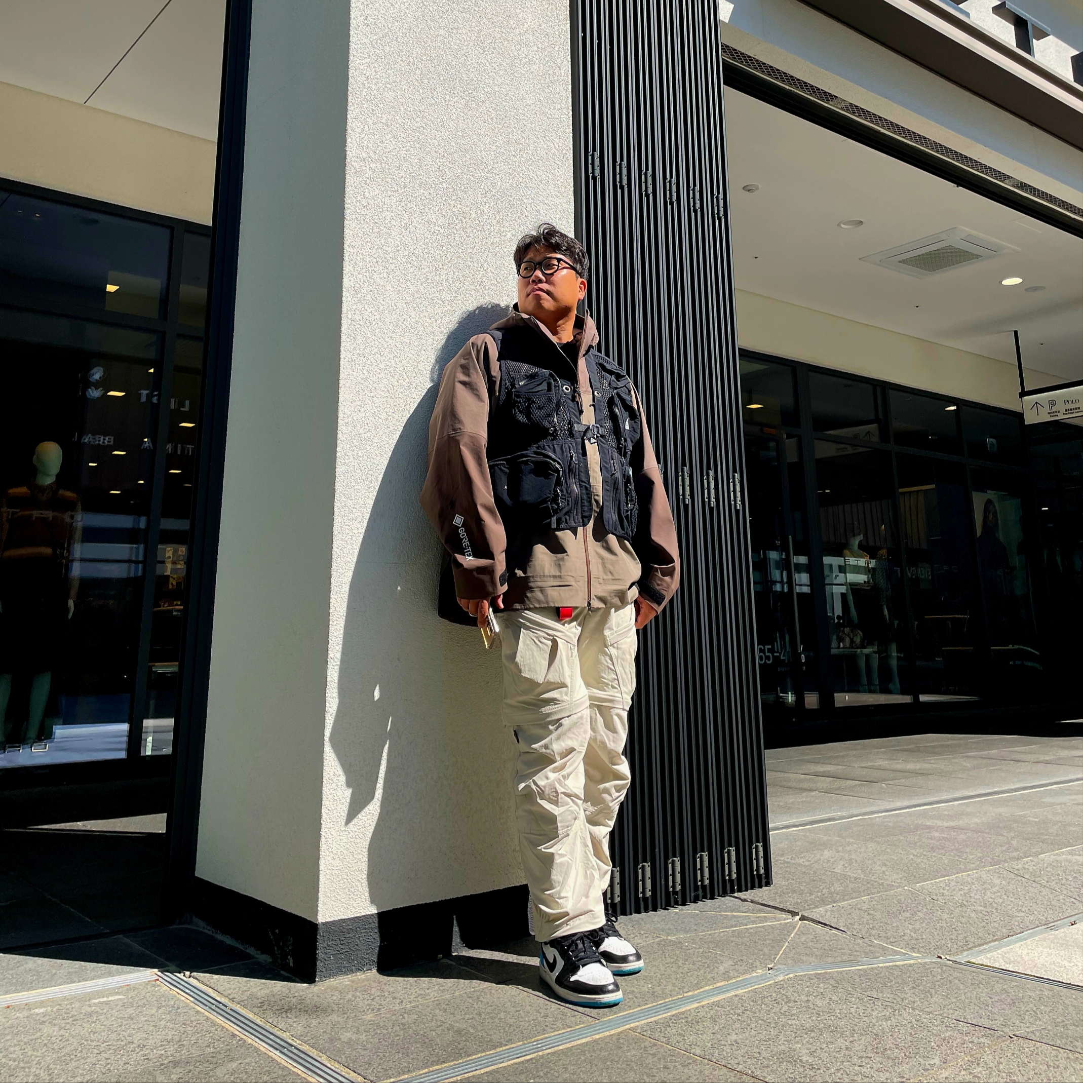 Nike ACG Smith Summit Cargo Pants Light Orewood Brown - Asia, Nike ACG Storm-Fit ADV Gore-Tex Misery Ridge Jacket Iron Stone - US/EU 착용 스타일