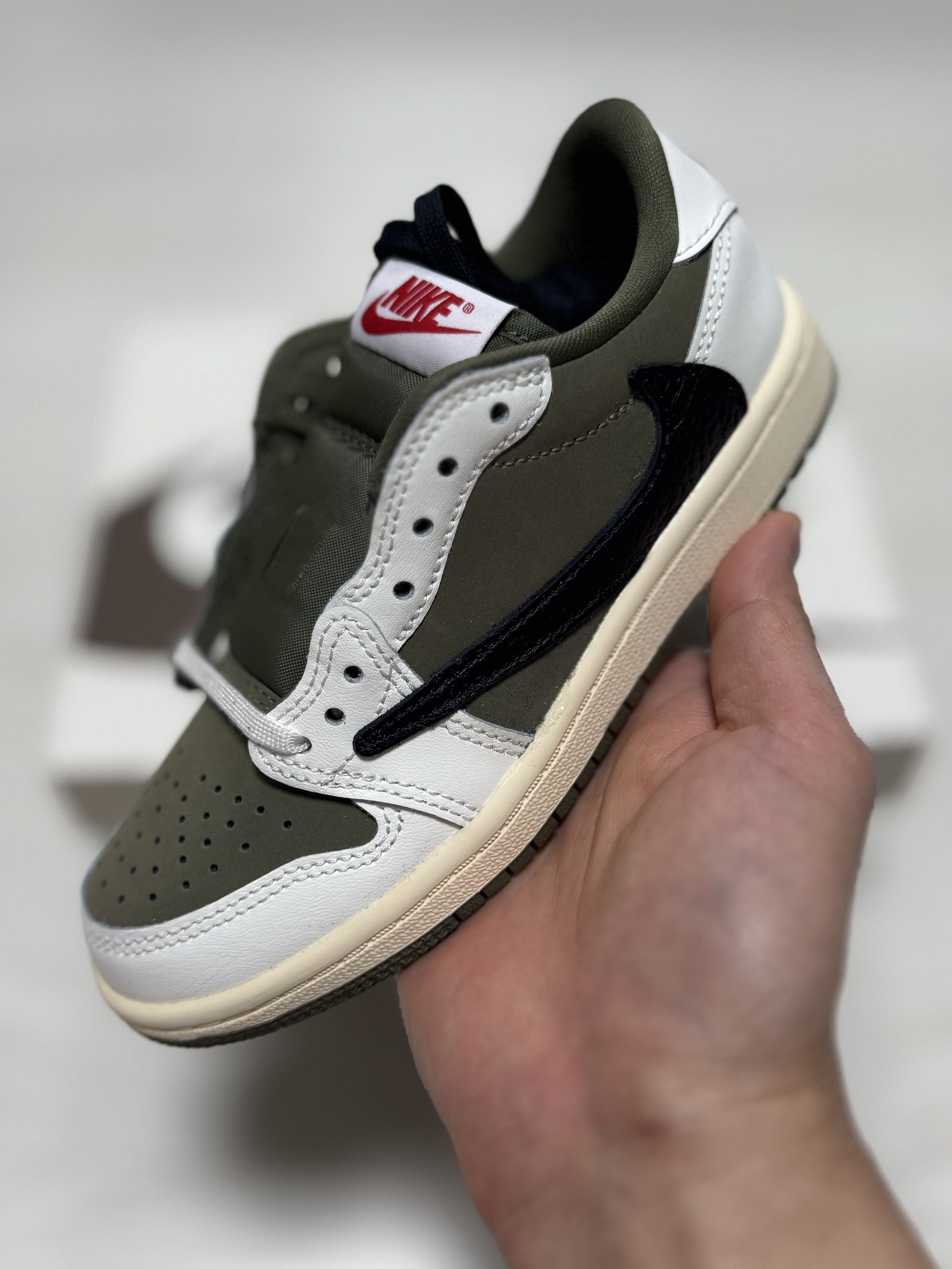 (PS) Jordan 1 x Travis Scott Retro Low OG SP Reverse Olive 착용 스타일