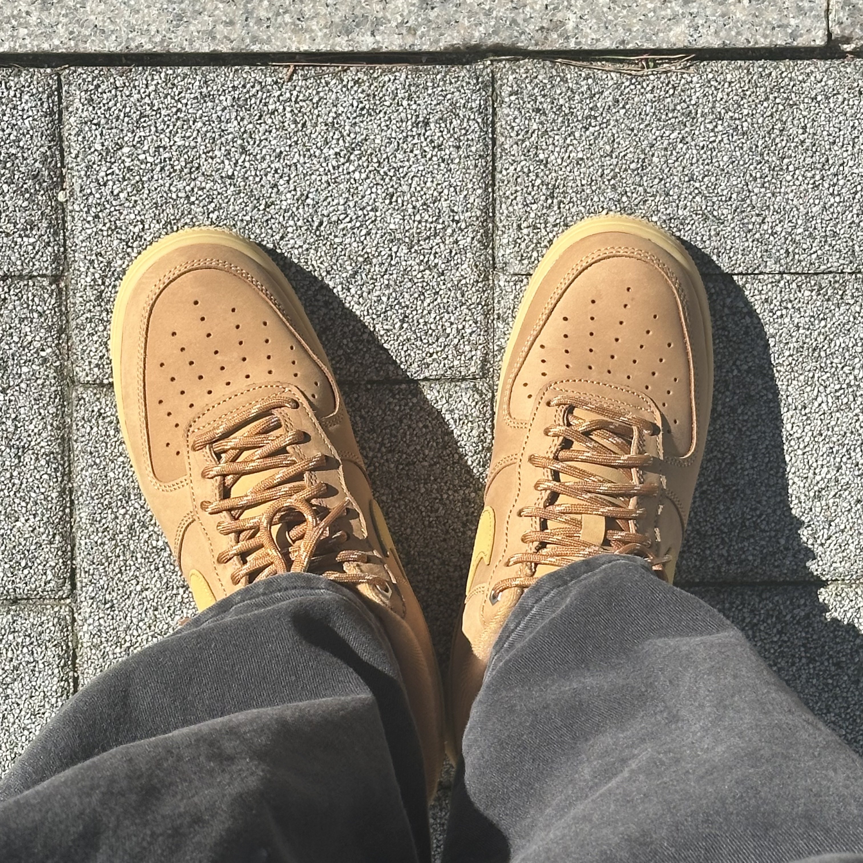 Nike Air Force 1 '07 WB Flax 착용 스타일