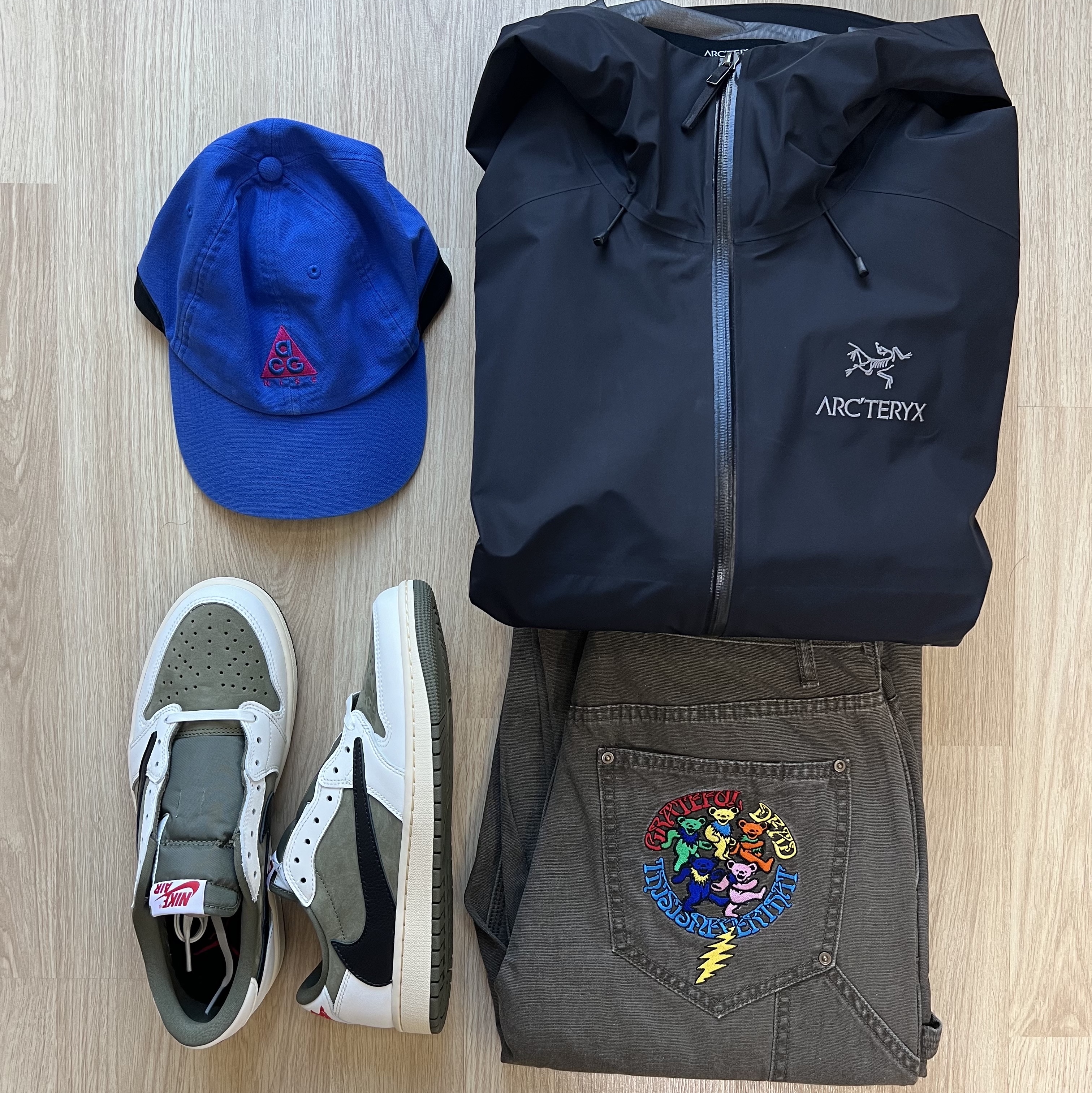 Thisisneverthat x Grateful Dead Lightening Double Knee Pant Mud, Nike ACG H86 Cap Royal 착용 스타일