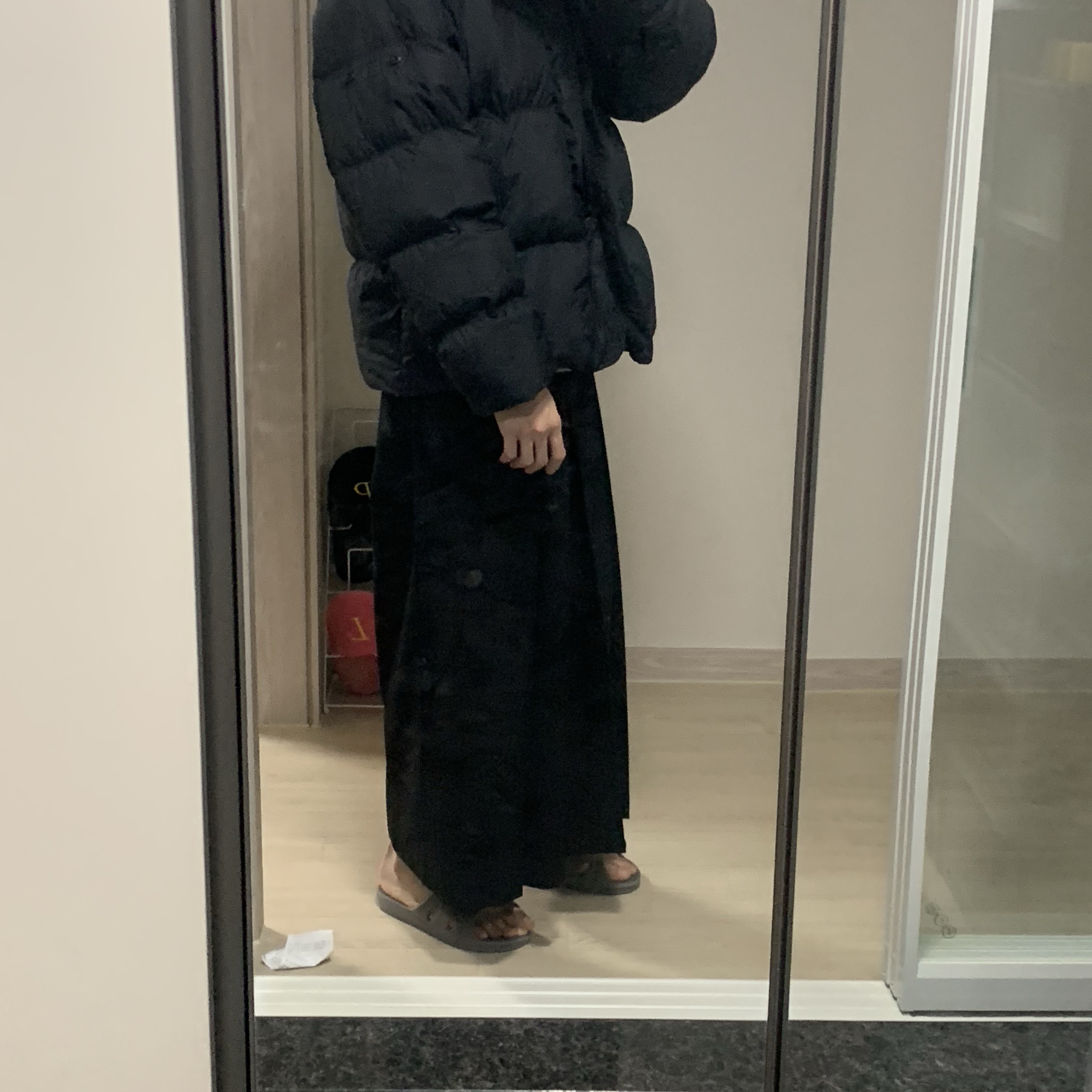 Stone Island 40123 Garment Dyed Crinkle Reps R-NY Down Jacket Black - 24FW 착용 스타일 - 4