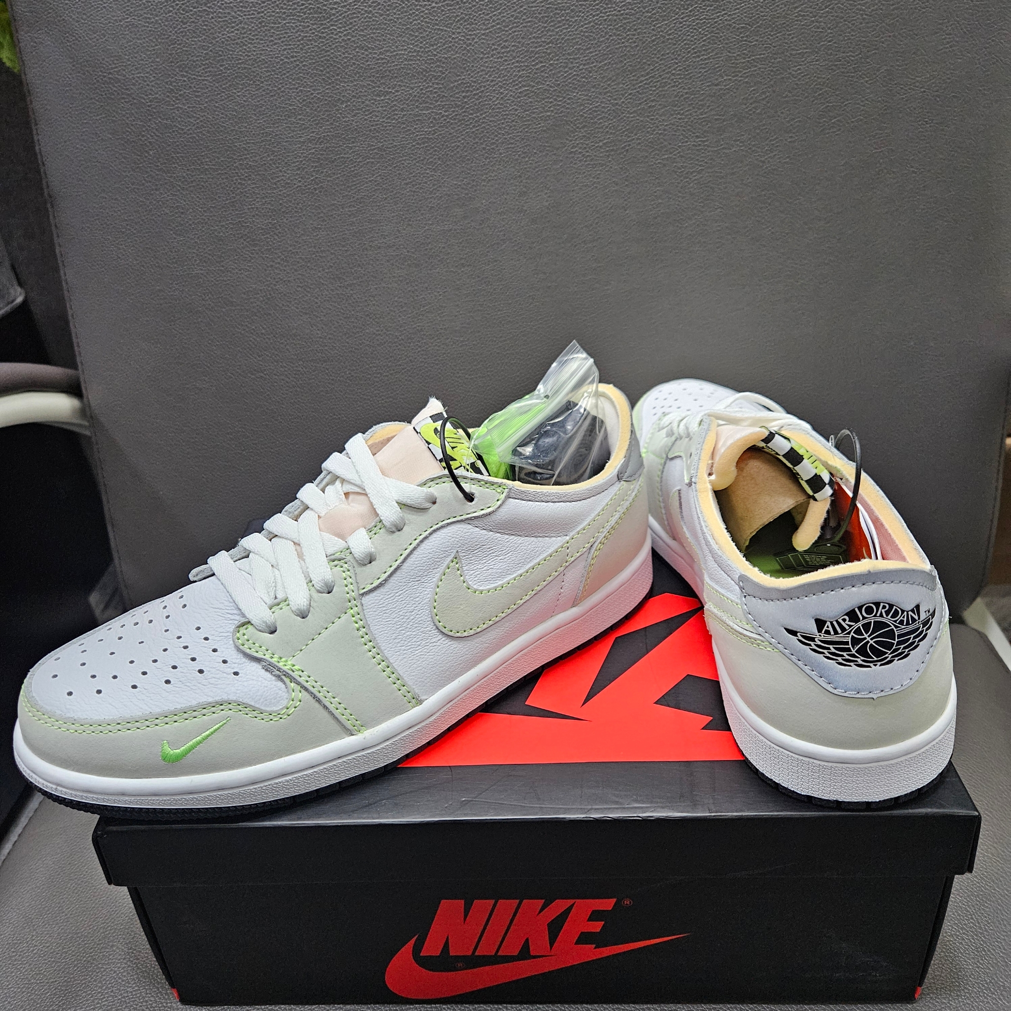 Jordan 1 Low OG Ghost Green 착용 스타일