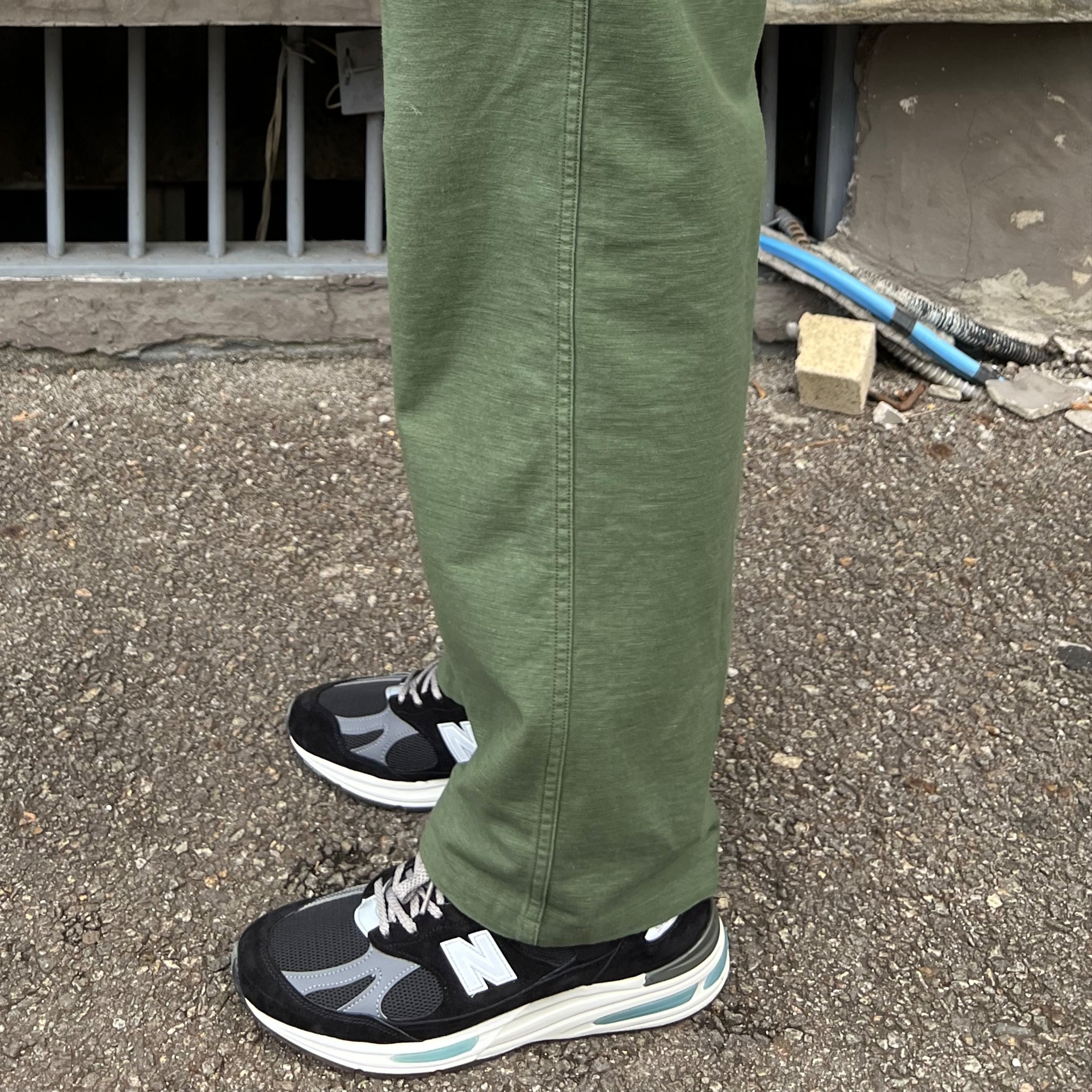 Aime Leon Dore Unisphere Evening Blue, Supreme x Burberry Box Logo T-Shirt White - 22SS 착용 스타일 - 3