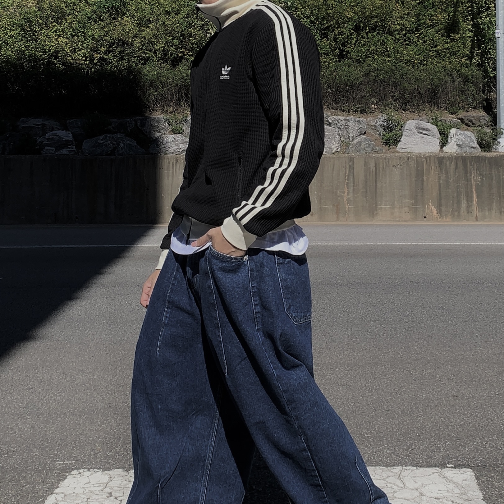 Asics Jog 100 2 Black, Adidas Waffle Beckenbauer Track Top Black - KR Sizing 착용 스타일 - 3