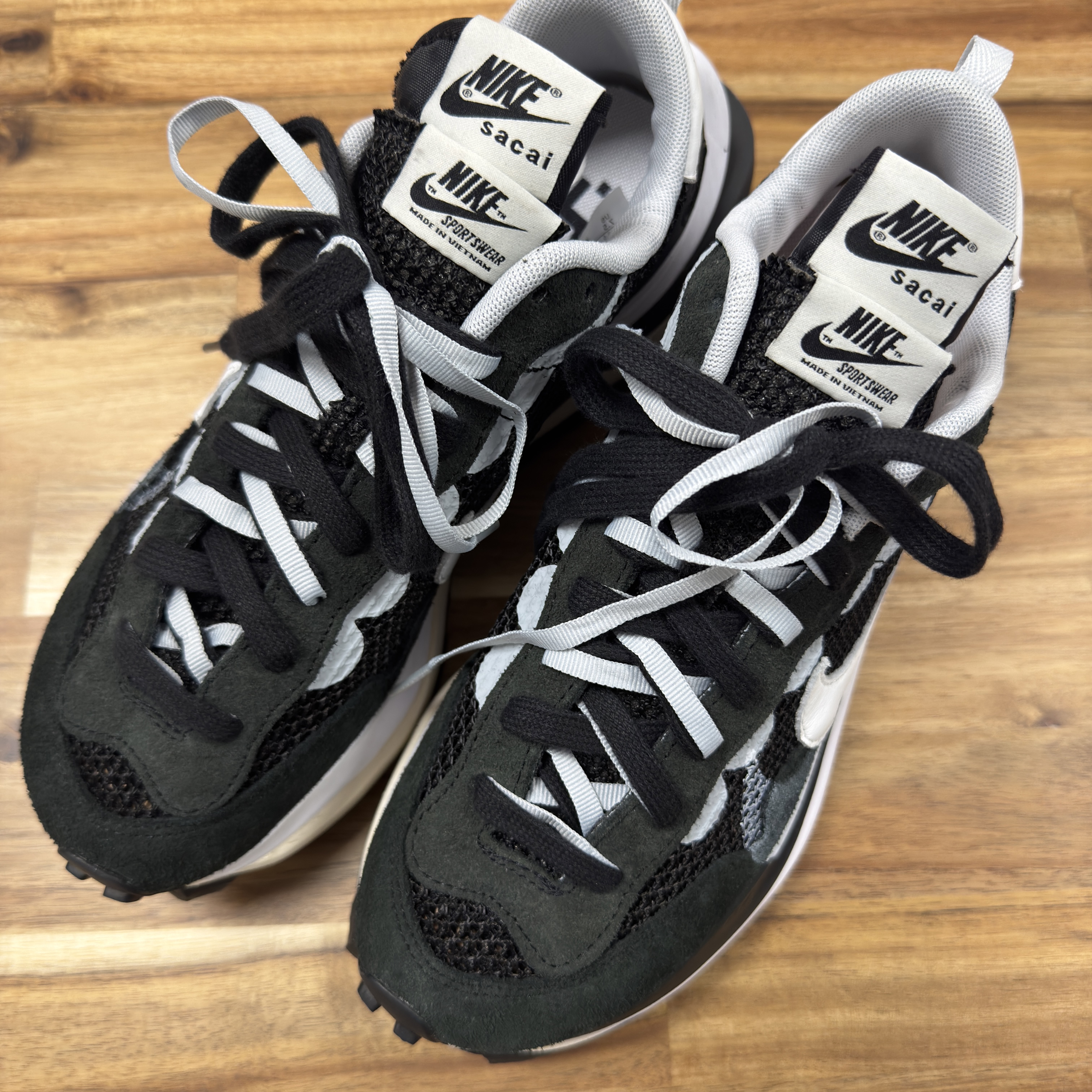 Nike x Sacai VaporWaffle Black White 착용 스타일 - 1