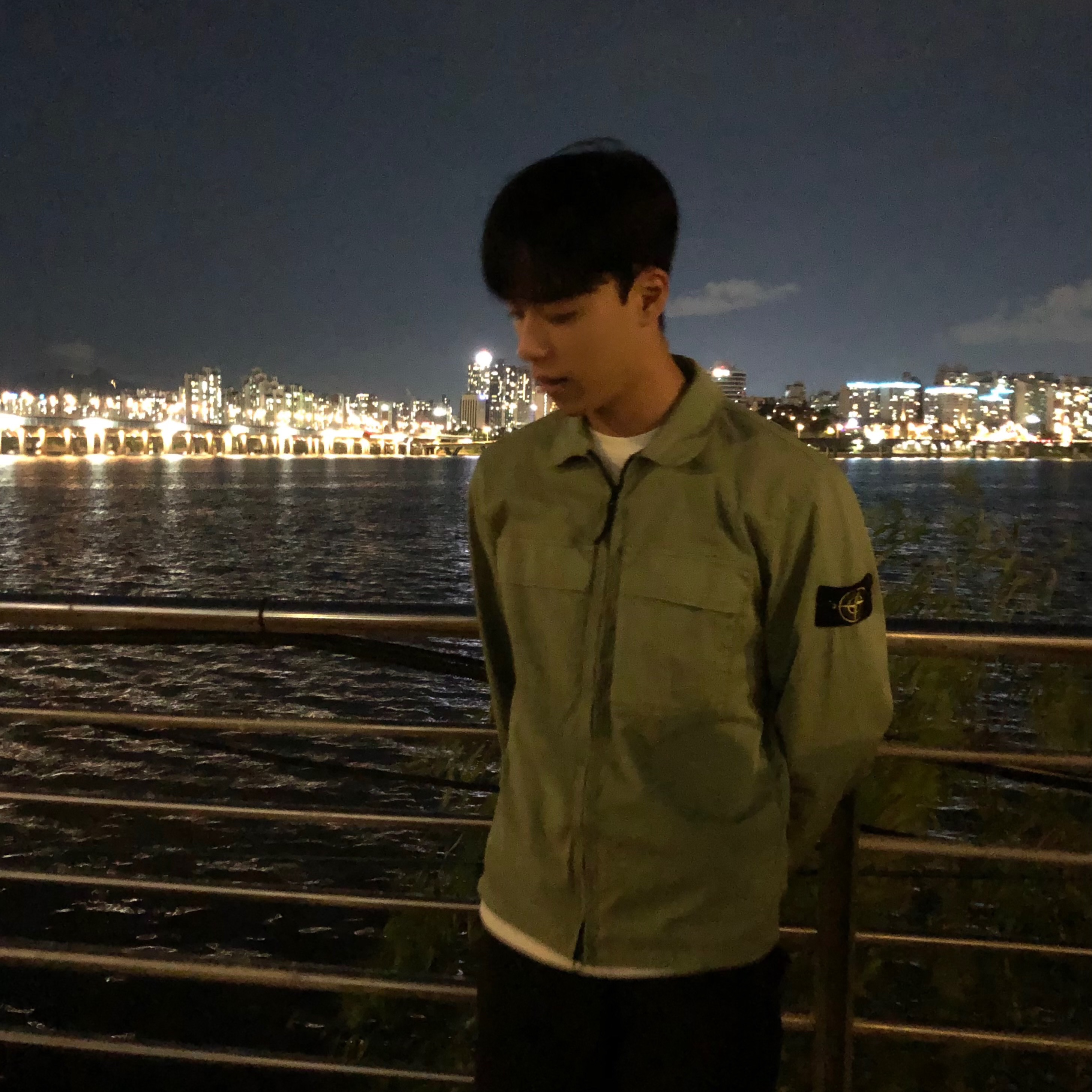 Stone Island 10210 Double Pocket Cotton Overshirt Sage Green - 23SS 착용 스타일