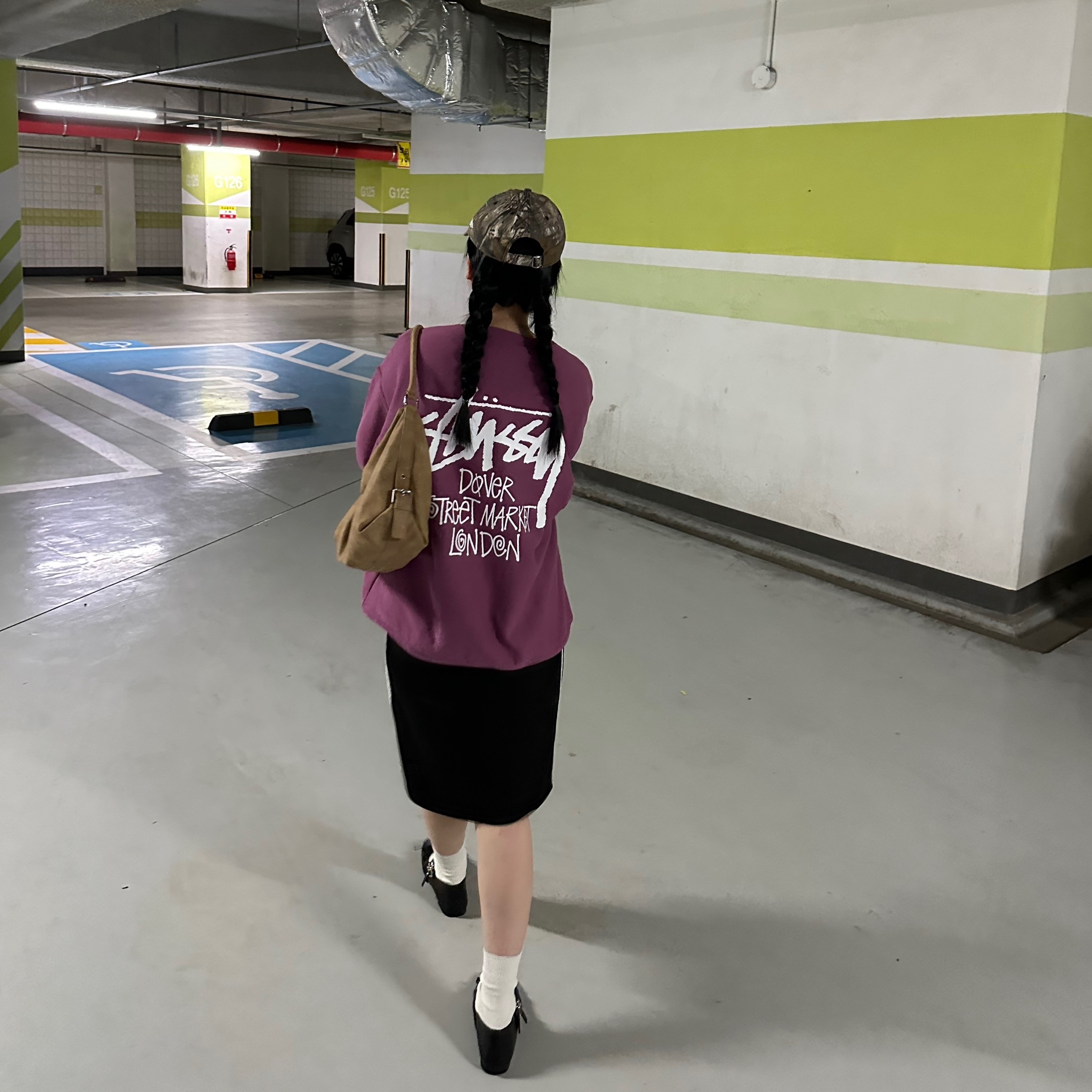 Stussy Stock DSM London Crew Berry 2024, Stussy Basic Stussy Crew Berry 2024 착용 스타일 - 2