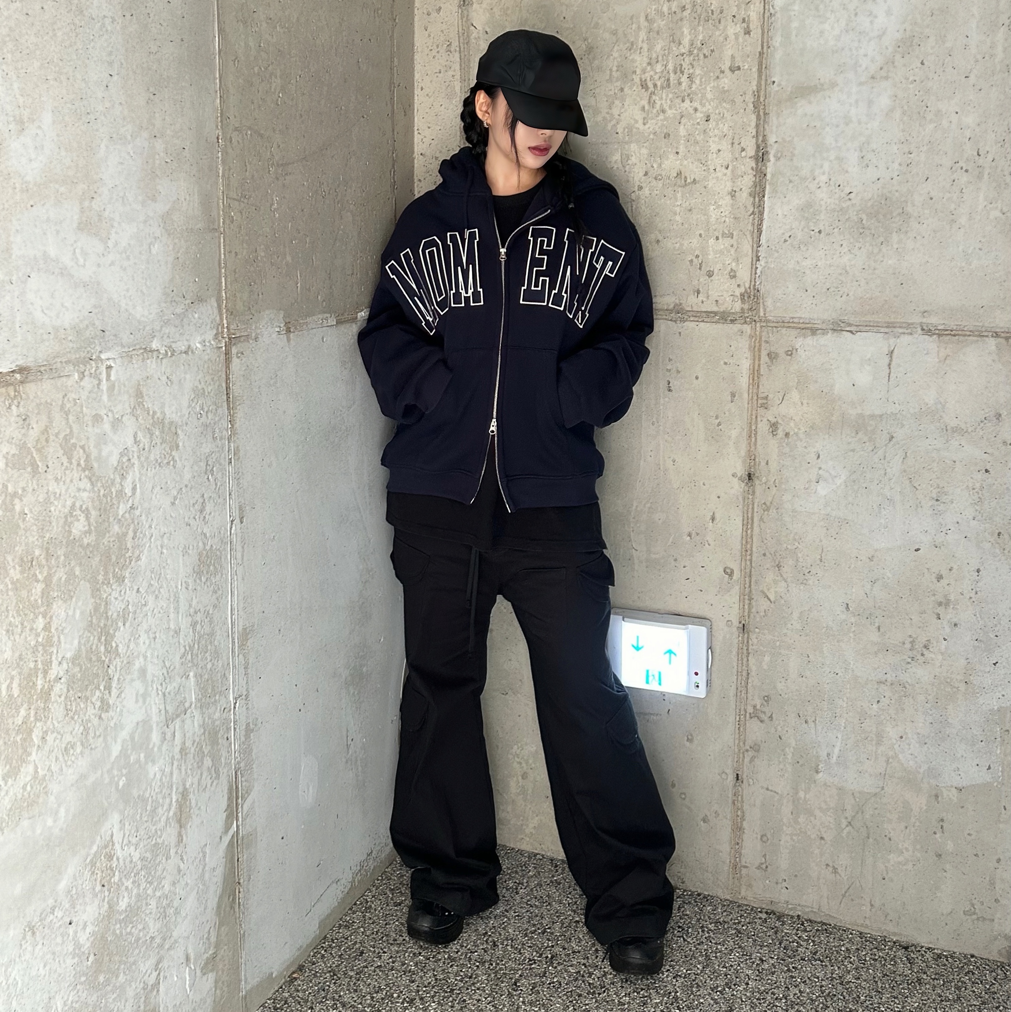 Thisisneverthat T Logo L/S T-Shirt Black 착용 스타일