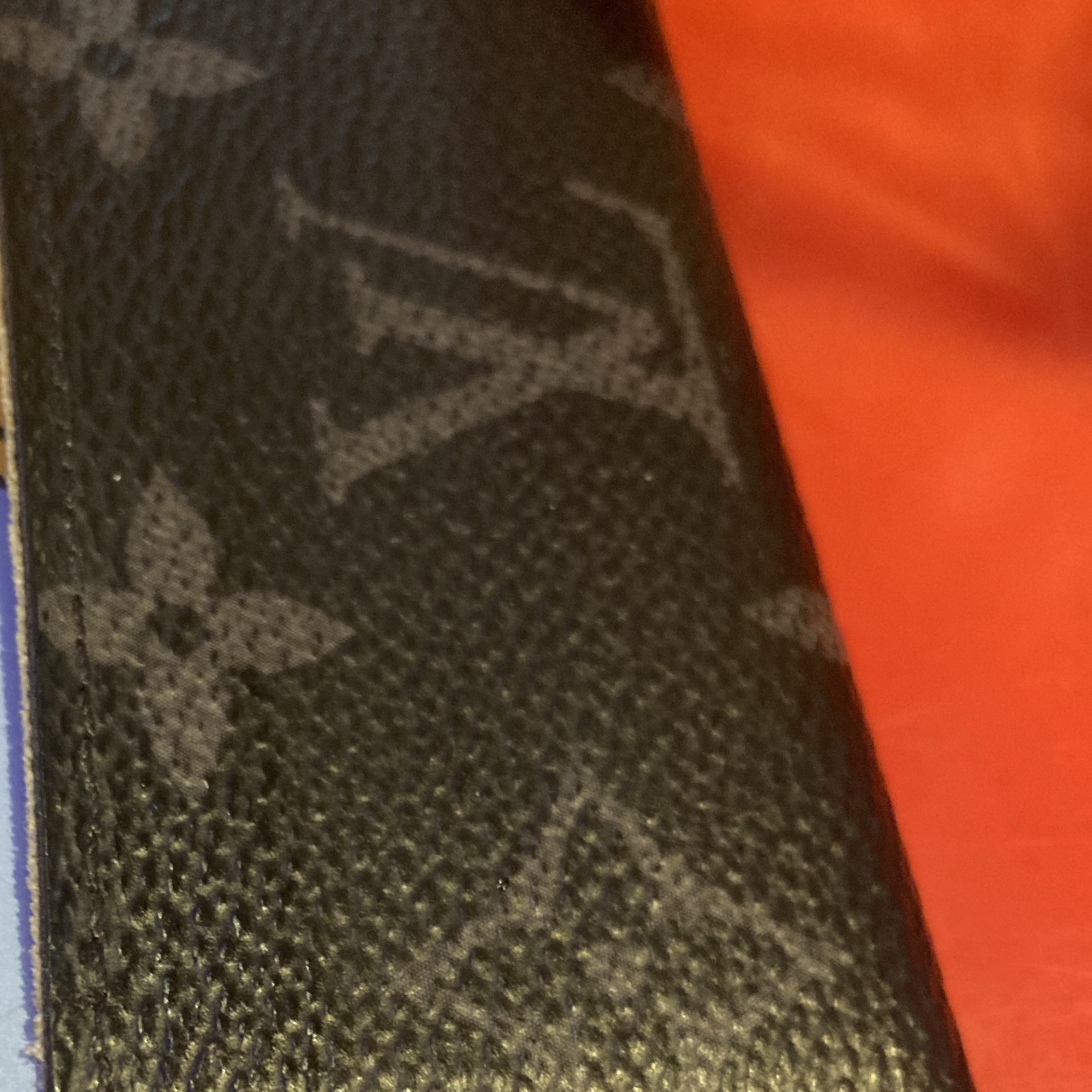 Louis Vuitton Double Card Holder Monogram Eclipse 착용 스타일