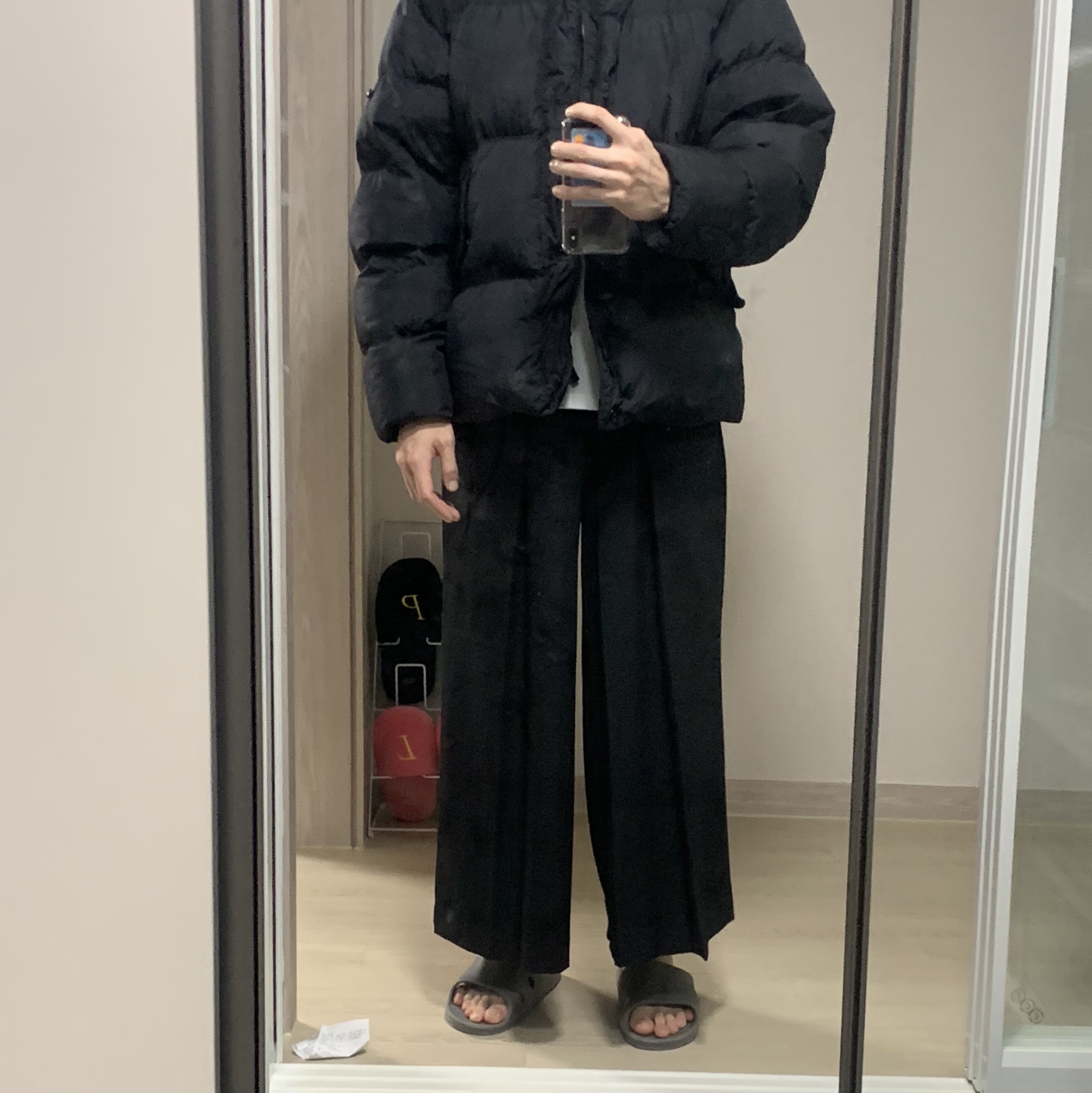 Stone Island 40123 Garment Dyed Crinkle Reps R-NY Down Jacket Black - 24FW 착용 스타일 - 1