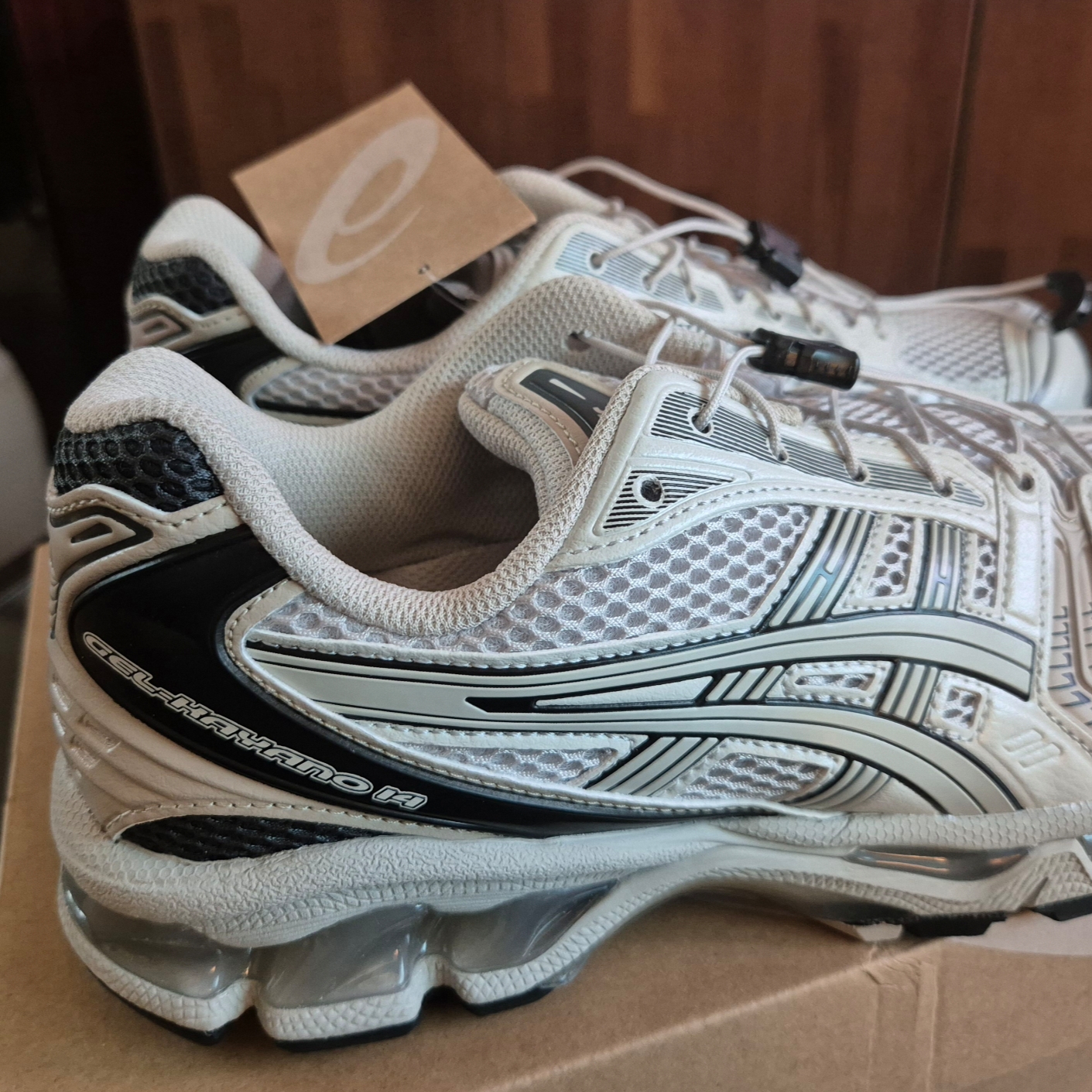 Asics Unlimited Gel-Kayano 14 Smoke Grey 착용 스타일 - 1