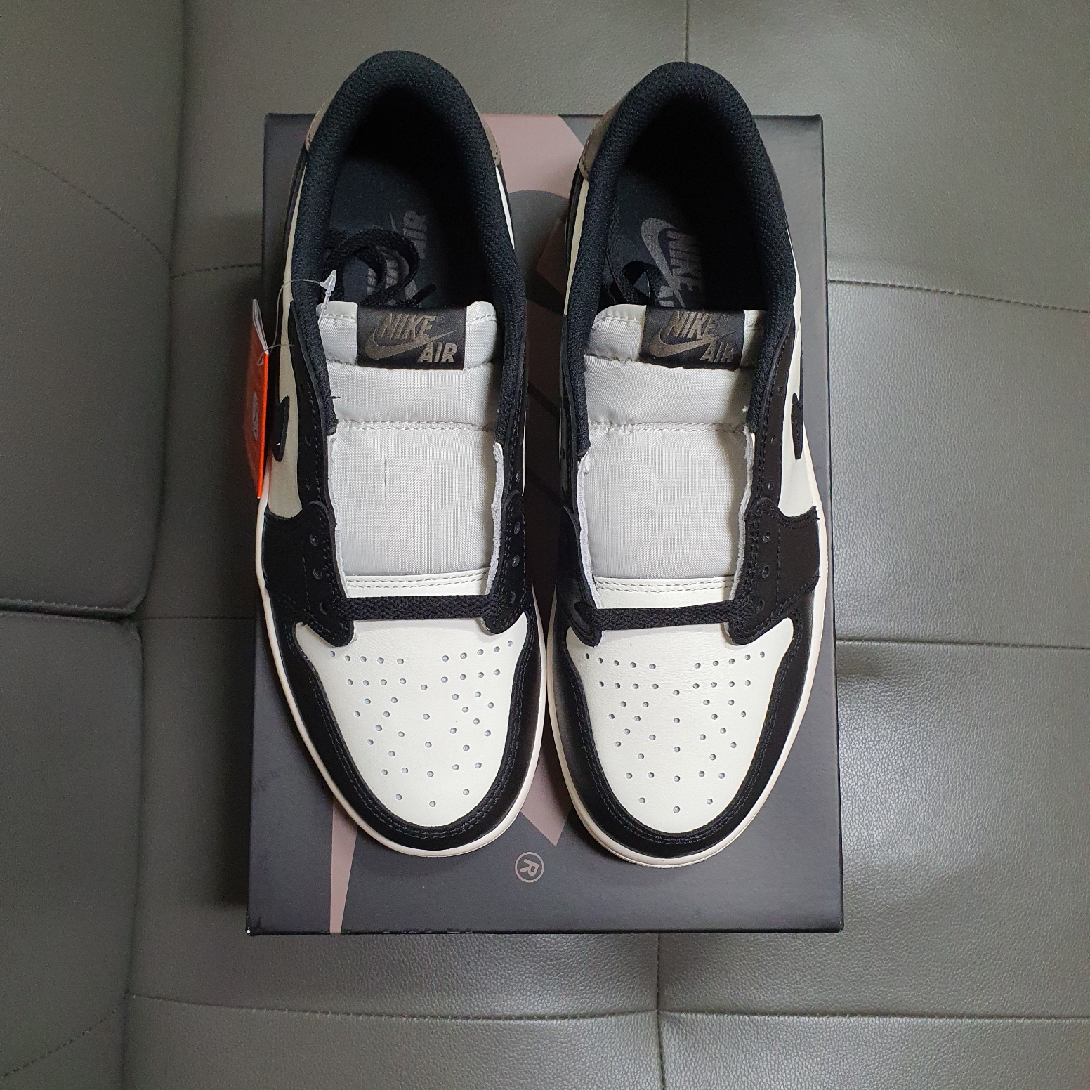 Jordan 1 Retro Low OG Mocha 착용 스타일