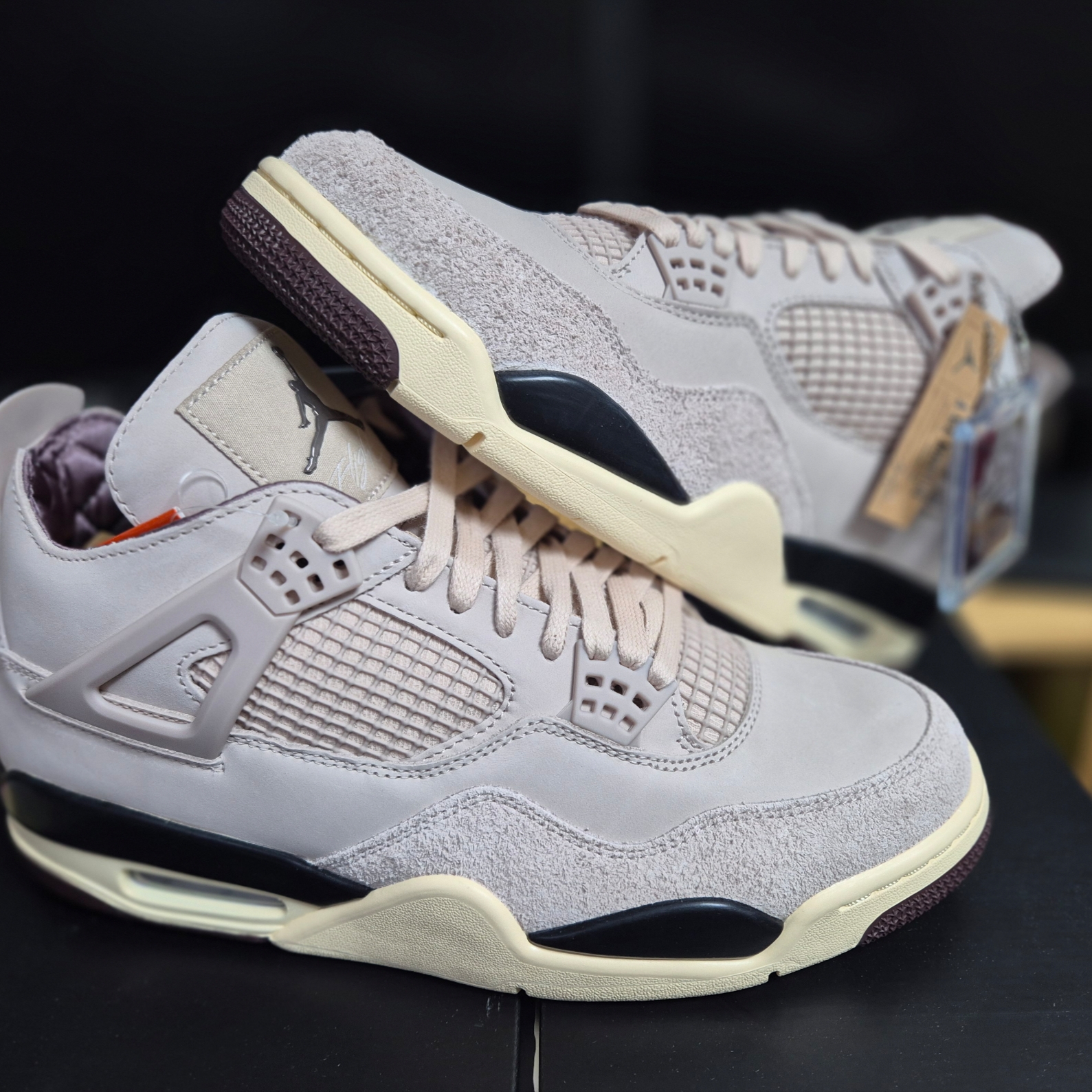 (W) Jordan 4 x A Ma Maniere Retro OG SP W.Y.W.S. 착용 스타일 - 1