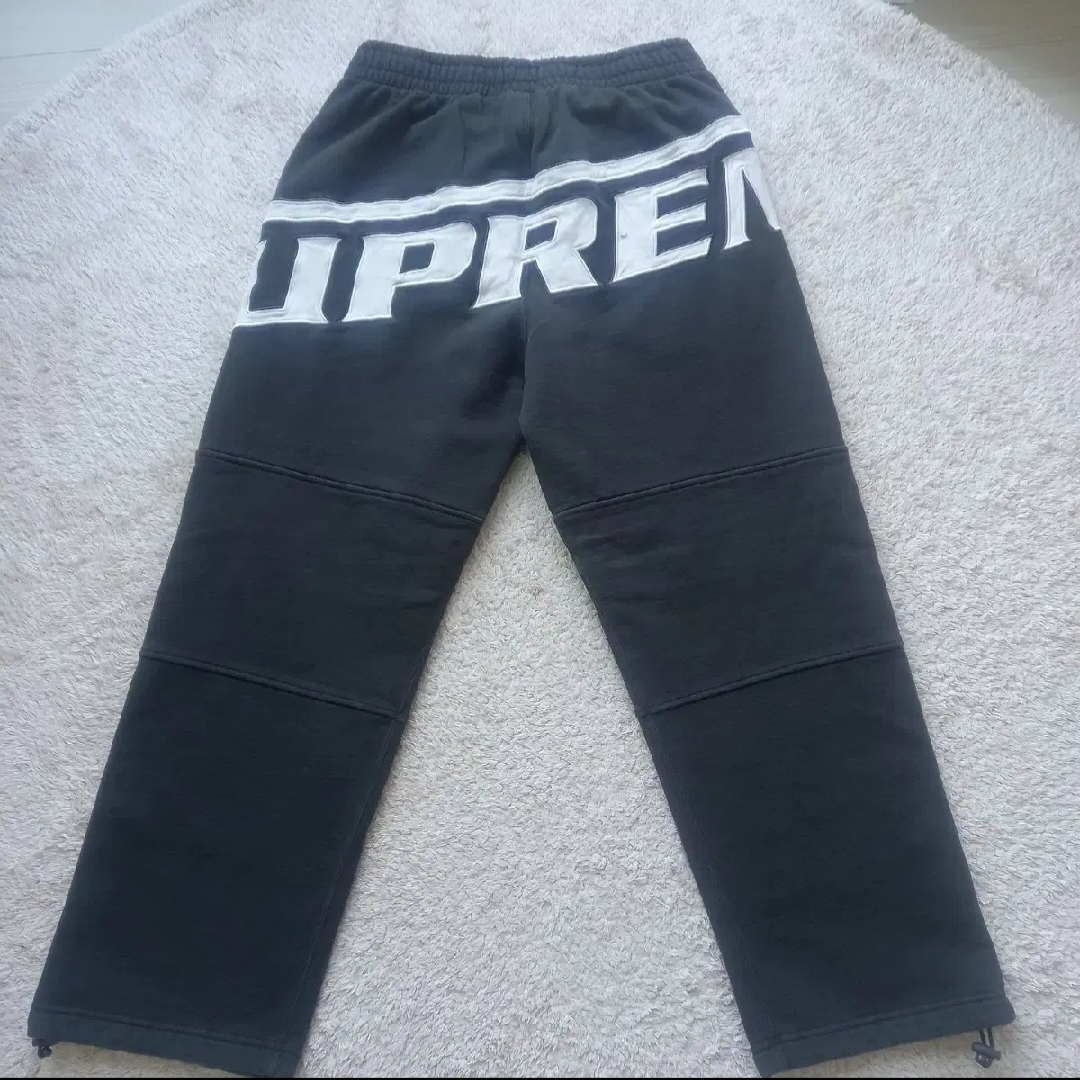 Supreme Wrapped Half Zip Hooded Sweatshirt Washed Black - 24SS, Supreme Wrapped Sweatpant Washed Black - 24SS 착용 스타일 - 3