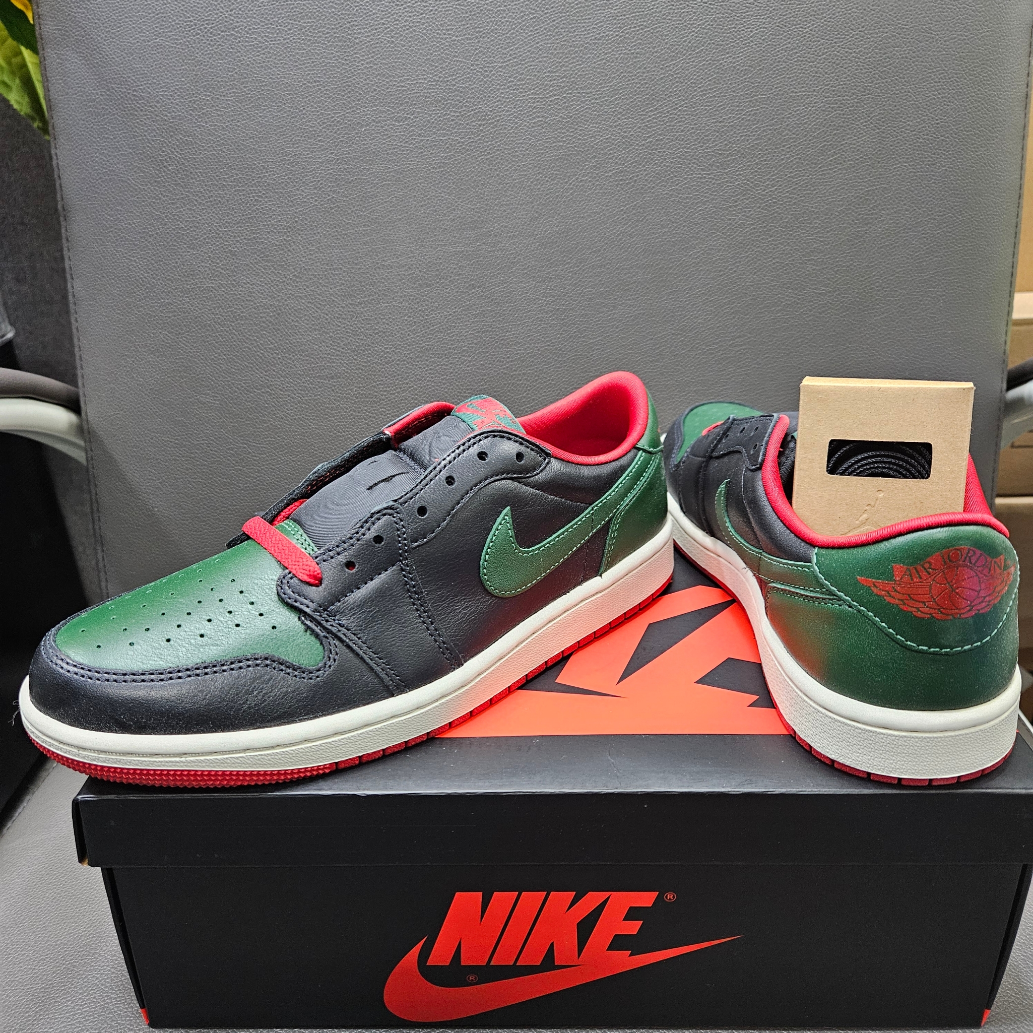 (W) Jordan 1 Retro Low OG Black and Gorge Green 착용 스타일