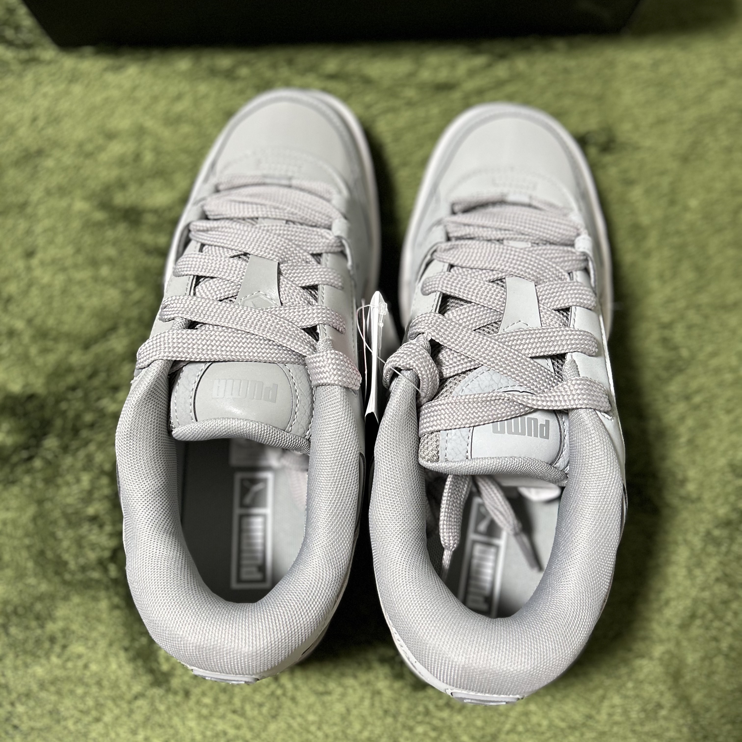 Puma 180 Reflective Smoke Gray Feather Gray 착용 스타일 - 4