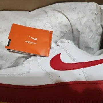 Nike Air Force 1 Low White Red Midsole 착용 스타일