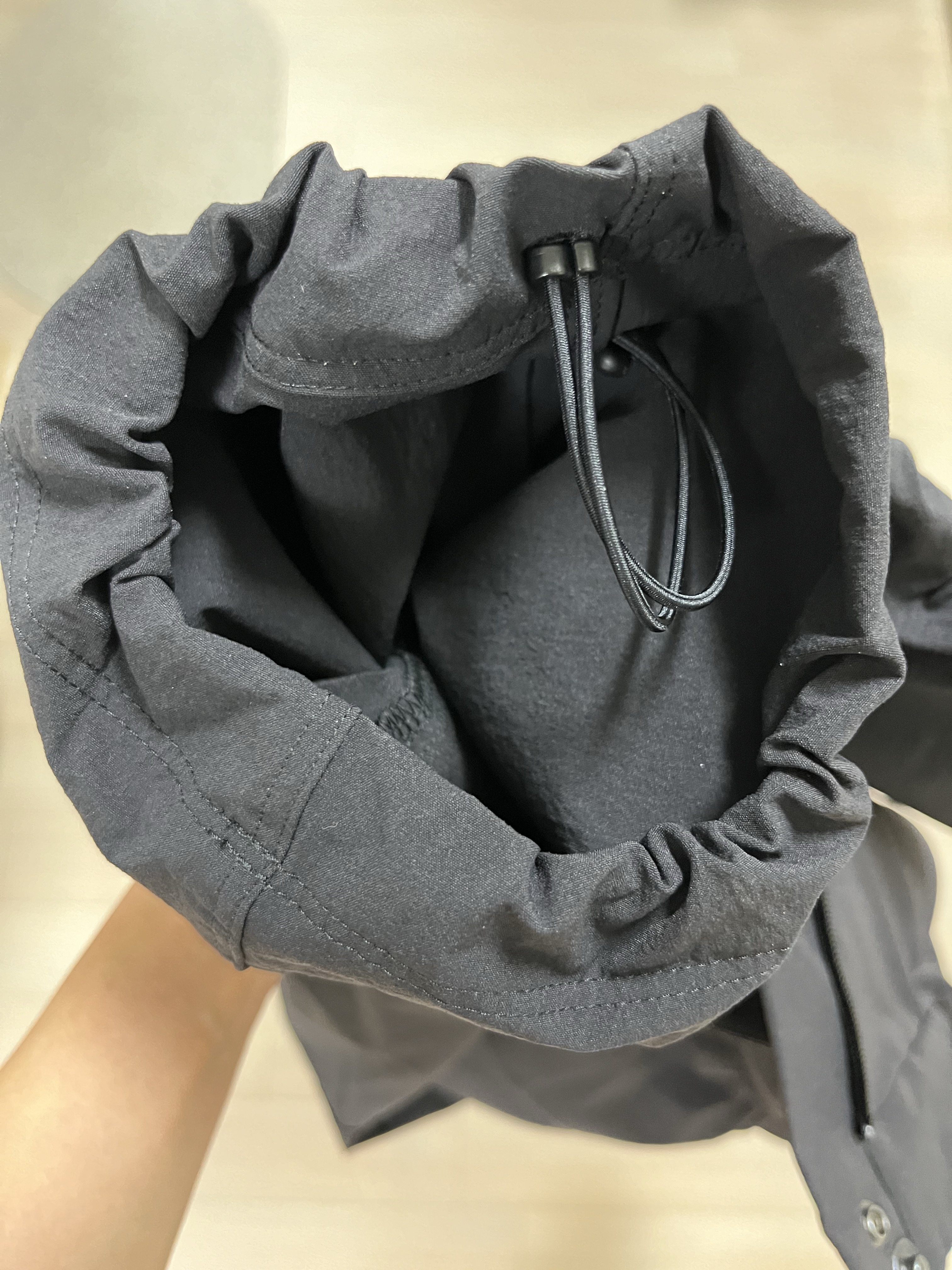 (W) Arc'teryx Clarkia Wide Leg Pants Black 착용 스타일 - 2