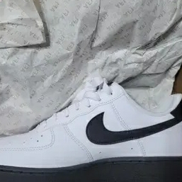 Nike Air Force 1 Low White Black Midsole 착용 스타일
