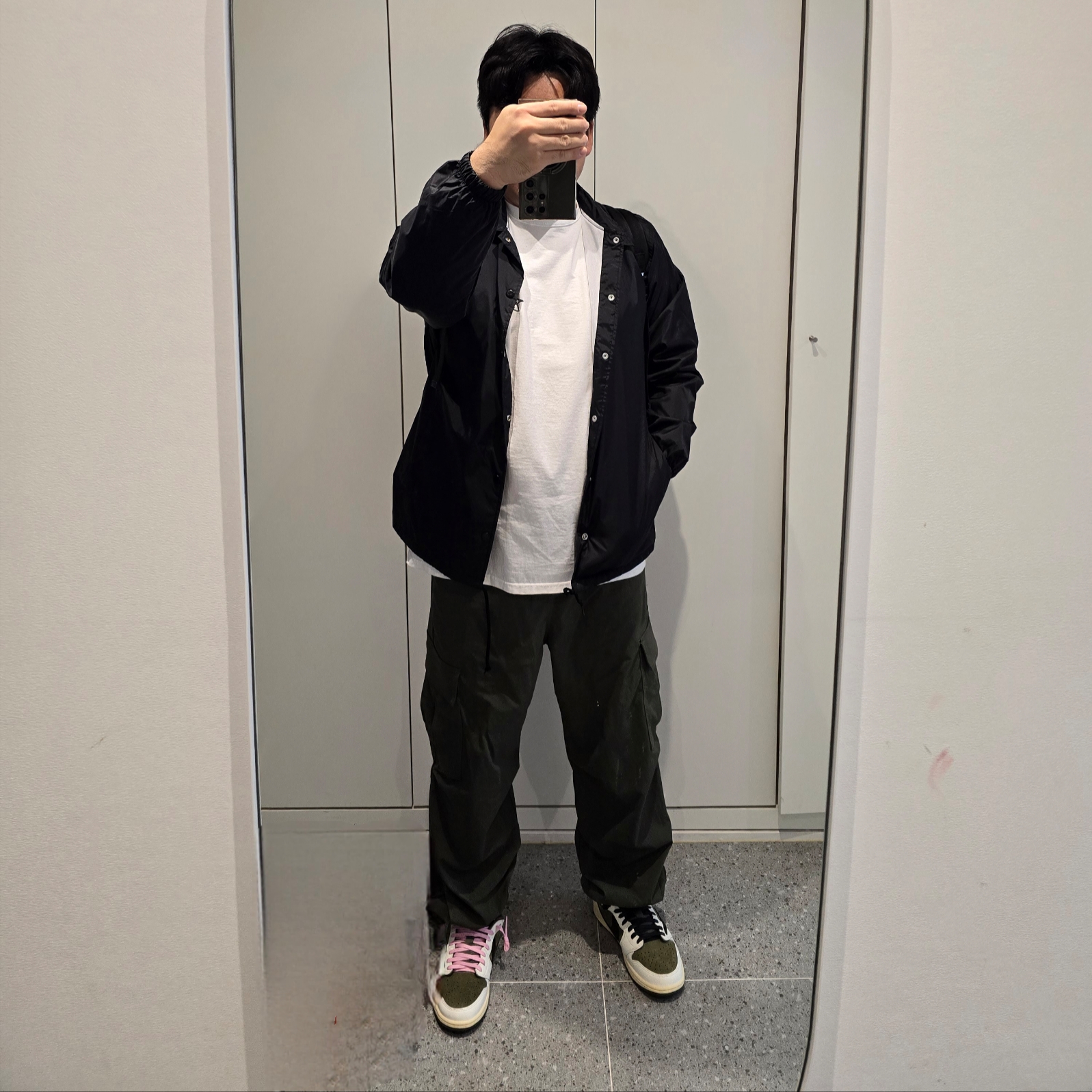 Stussy 8 Ball Pigment Dyed T-Shirt Natural, CDG Logo Coach Jacket Black 착용 스타일