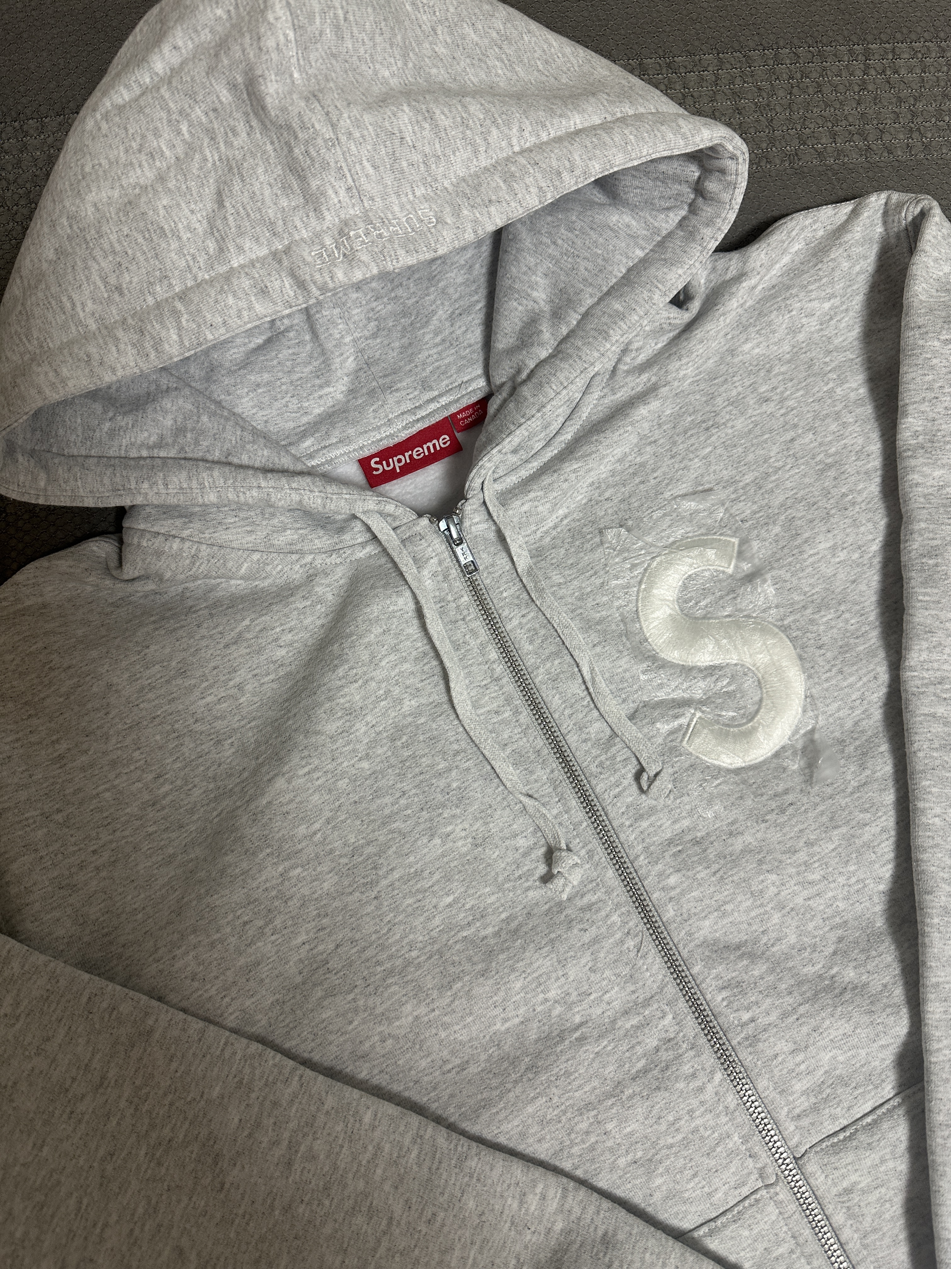 Supreme S Logo Zip Up Hooded Sweatshirt Ash Grey - 24FW 착용 스타일 - 3