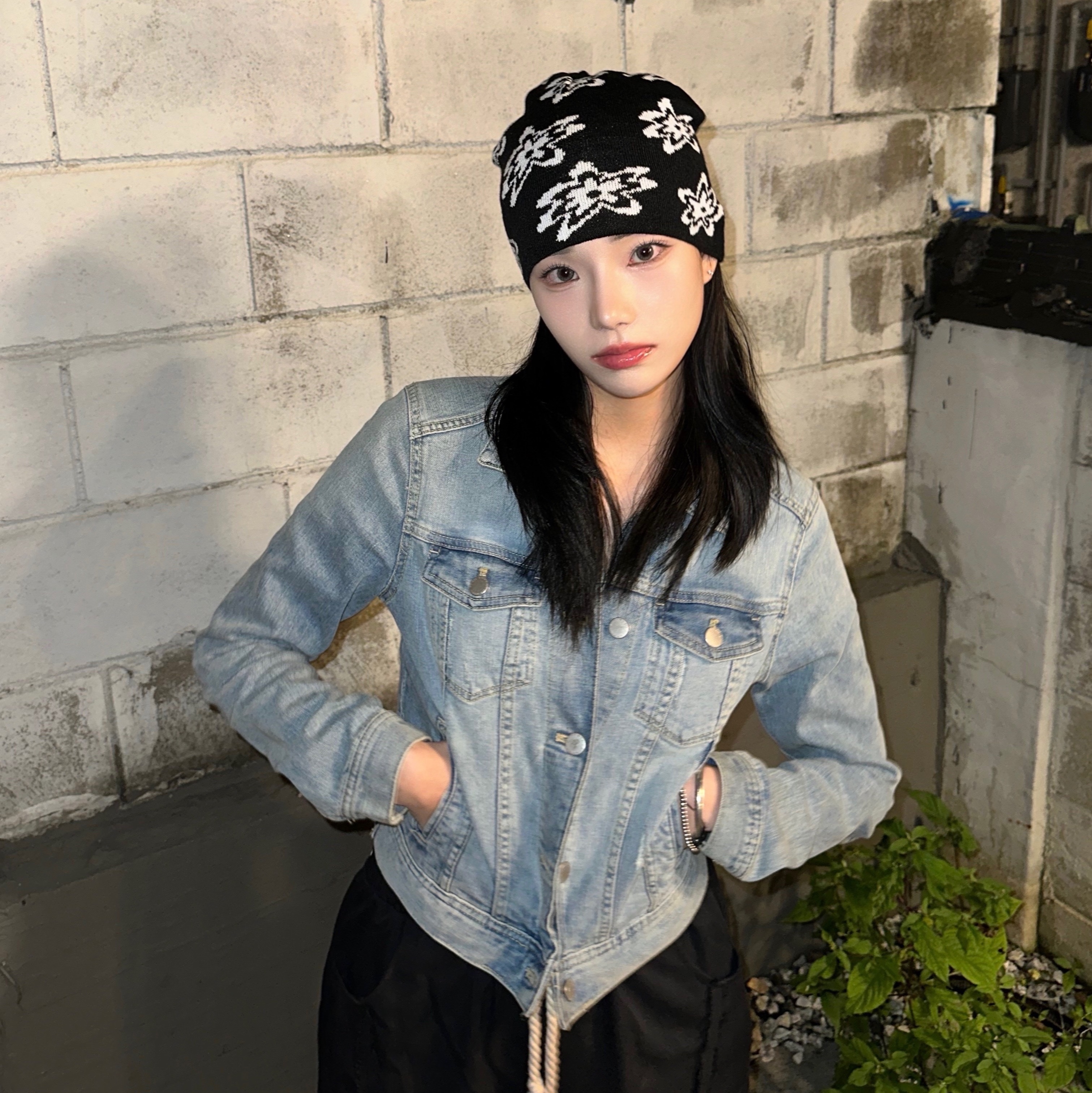 Aeae Jacquard Flower Beanie Black, Crocs Classic Glitter Lined Clog Black Silver 착용 스타일 - 1