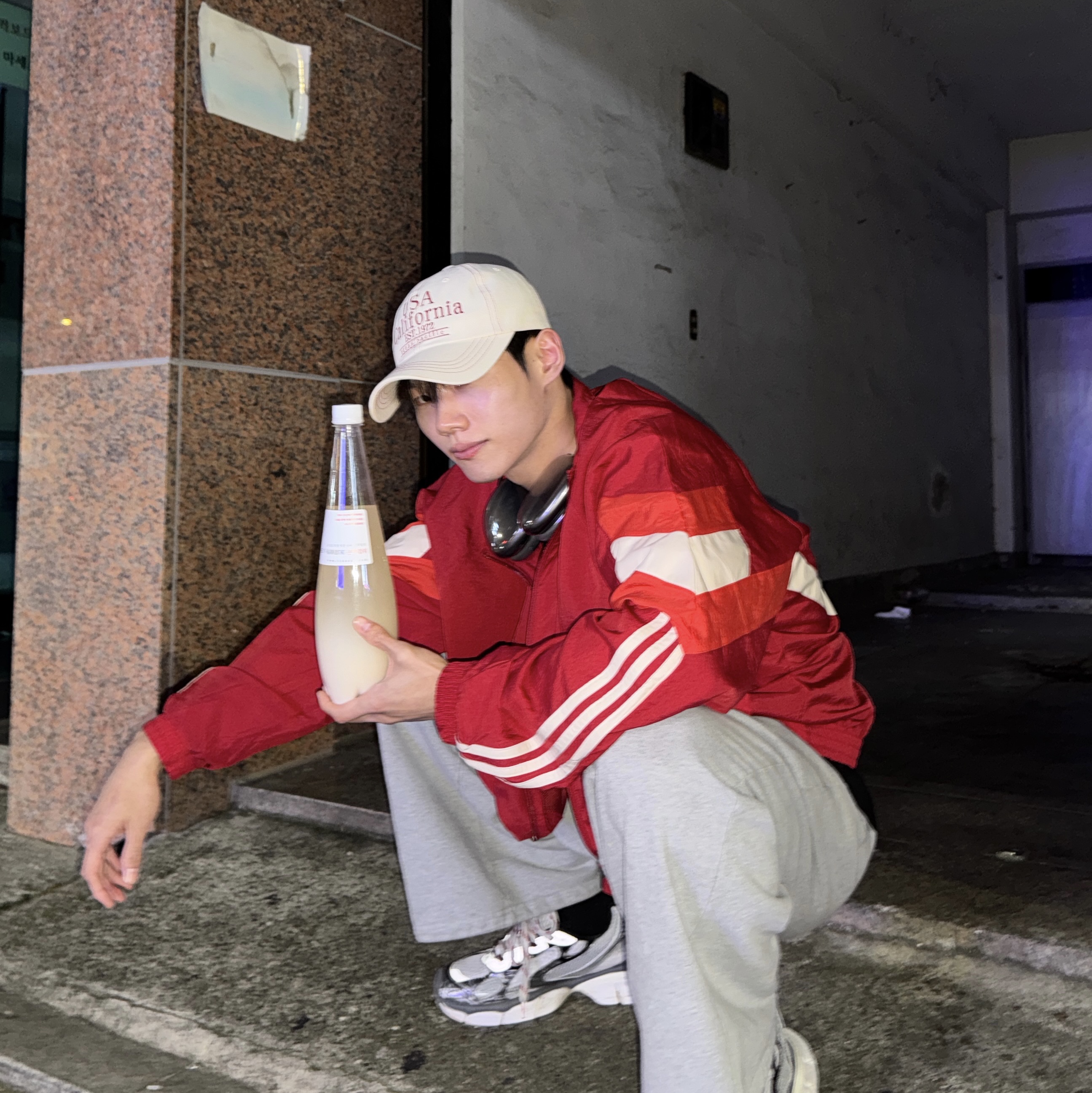 Apple AirPods Max Lightning Space Gray (Korean Ver.), Adidas Bayern Munchen Originals Track Top Active Maroon - KR Sizing 착용 스타일 - 2