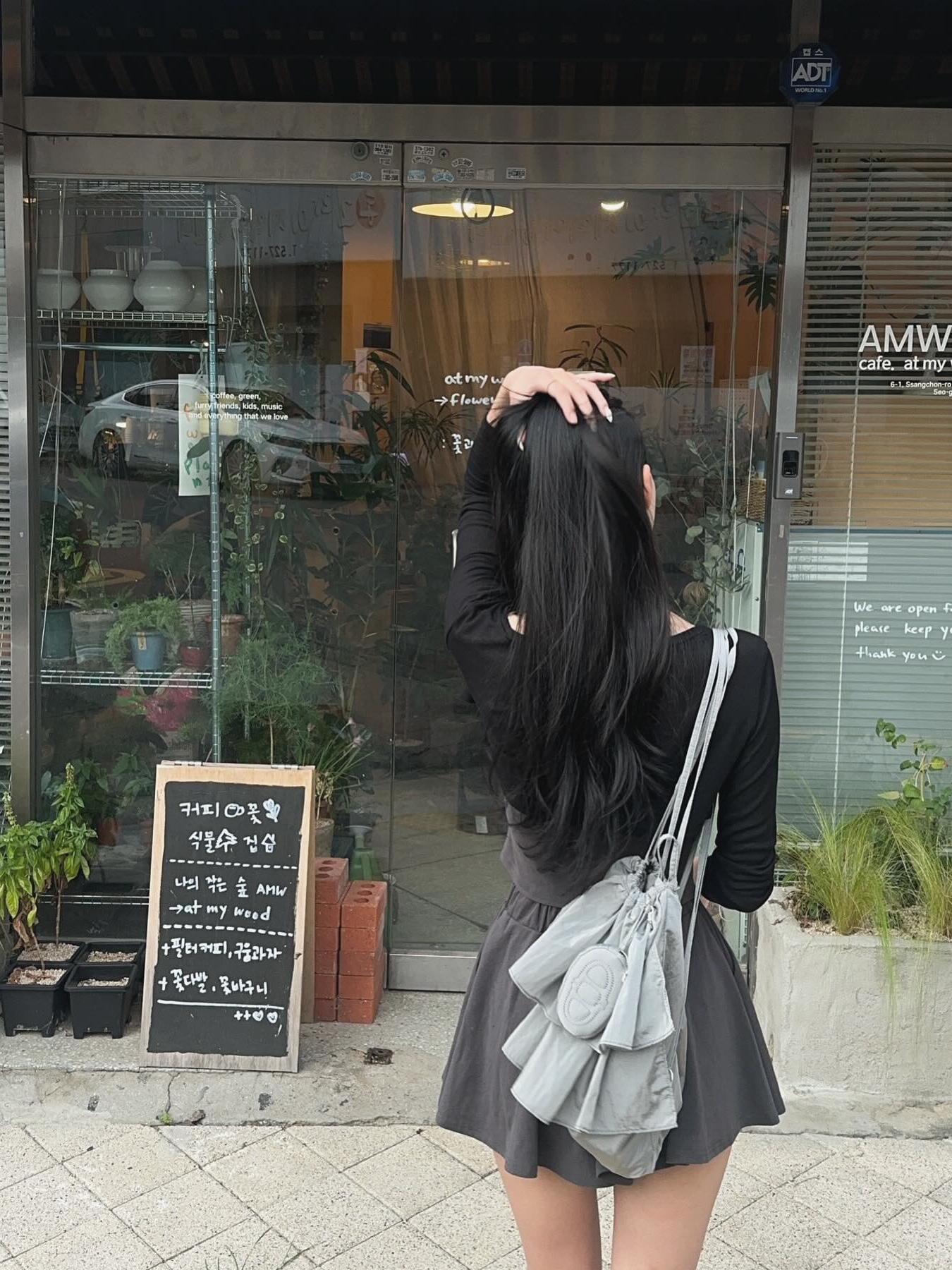 Athe Vanessabruno Prill Backpack And Shoulder Bag Gray 착용 스타일 - 2