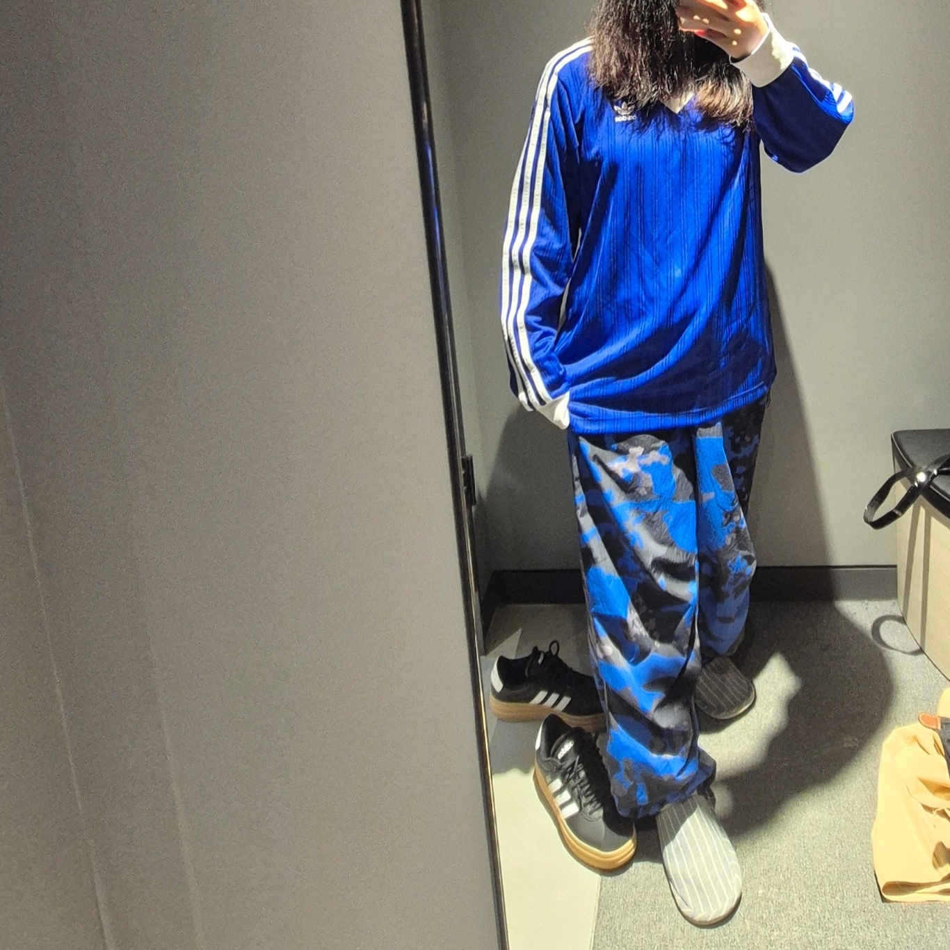 Adidas Adicolor Pique Football Long Sleeve Semi Lucid Blue - KR Sizing, Adidas Camo Parachute Pants Black Trace Grey - KR Sizing 착용 스타일