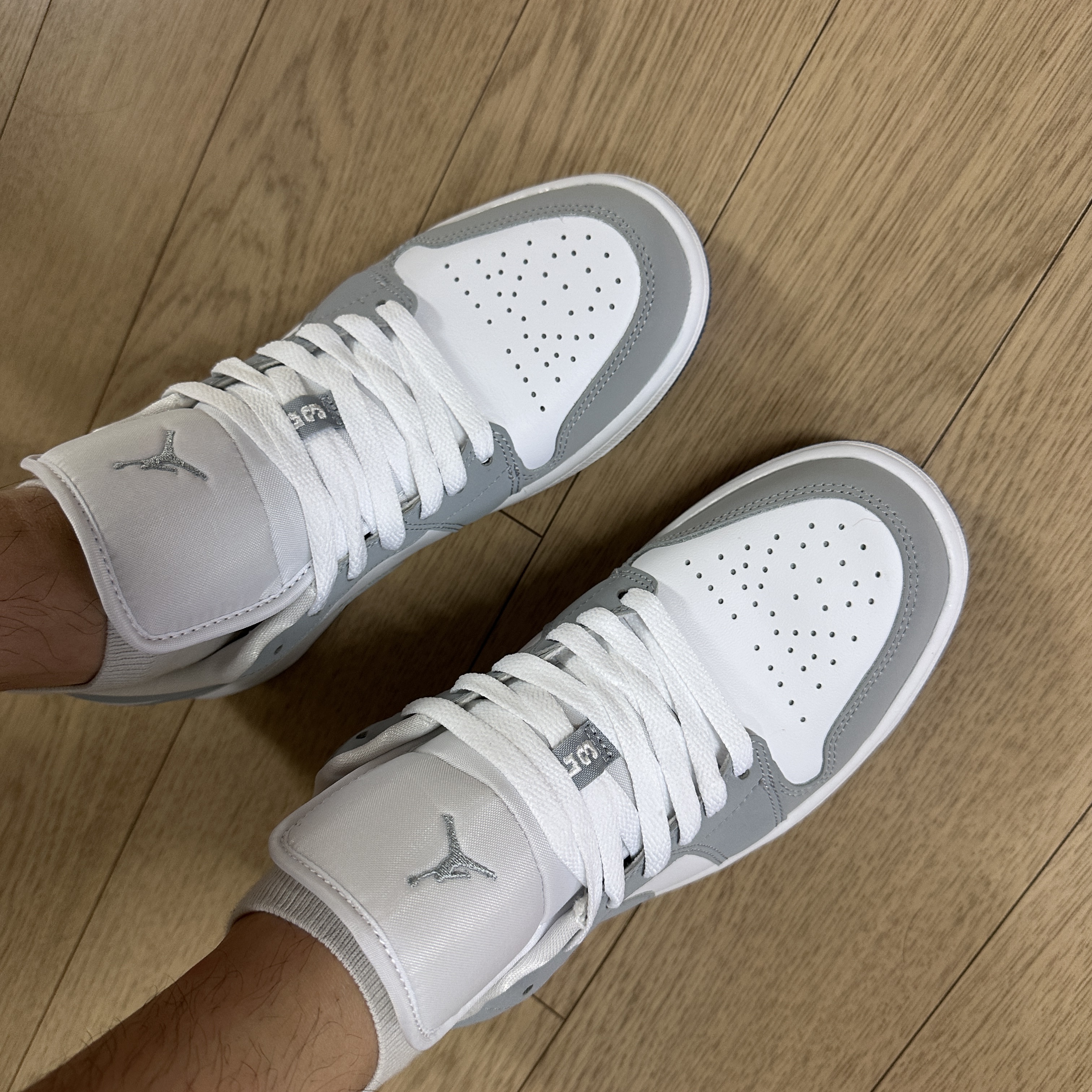 (W) Jordan 1 Low White Wolf Grey 착용 스타일