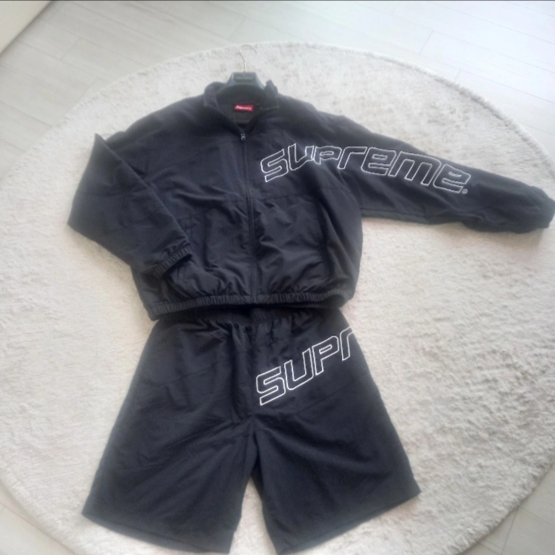 Supreme Curve Track Jacket Black - 24SS, Supreme Curve Nylon Short Black - 24SS 착용 스타일