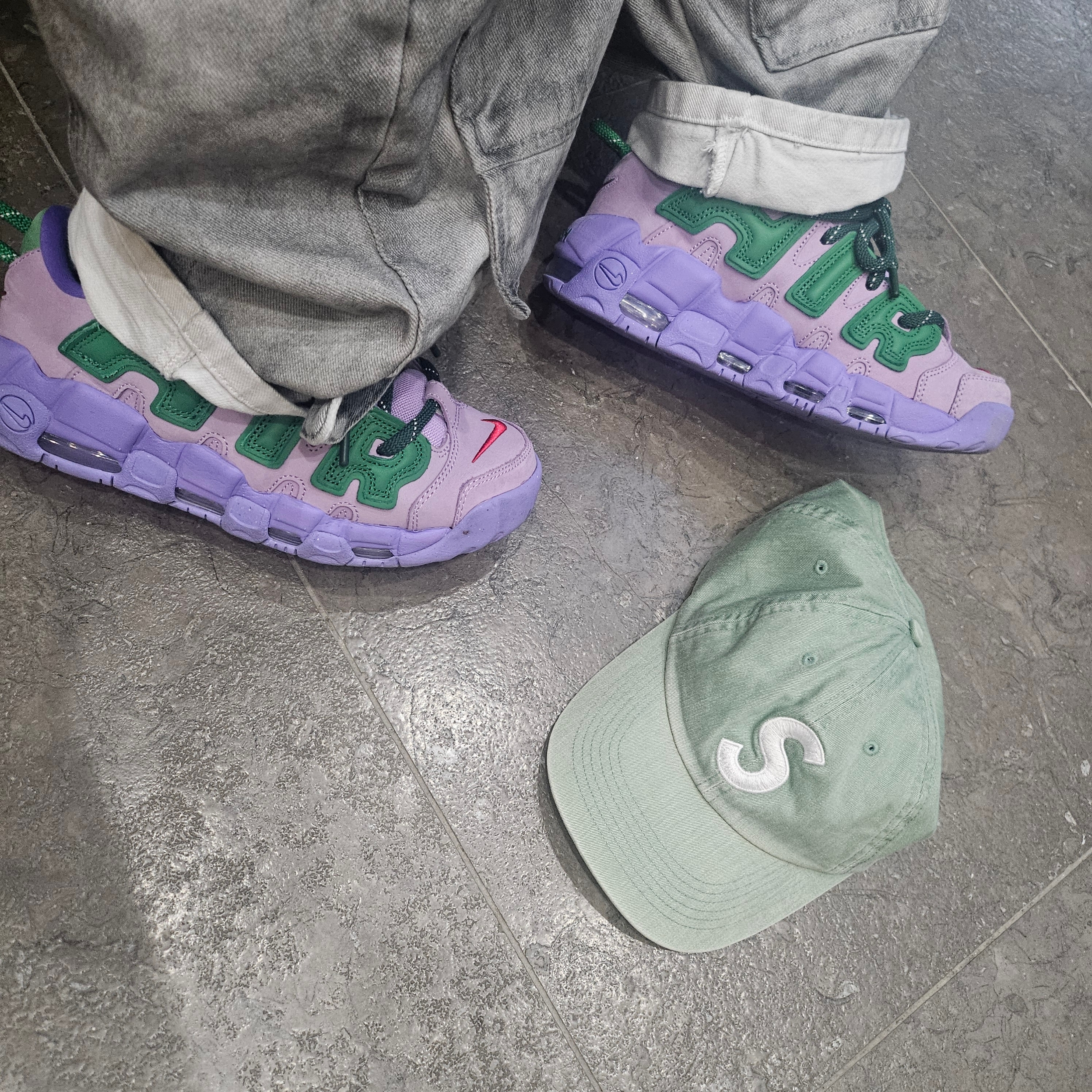 Supreme Pigment Print S Logo 6-Panel Light Sage - 22FW, Nike NRG Solo Swoosh Woven Track Jacket Phantom White - Asia 착용 스타일 - 2