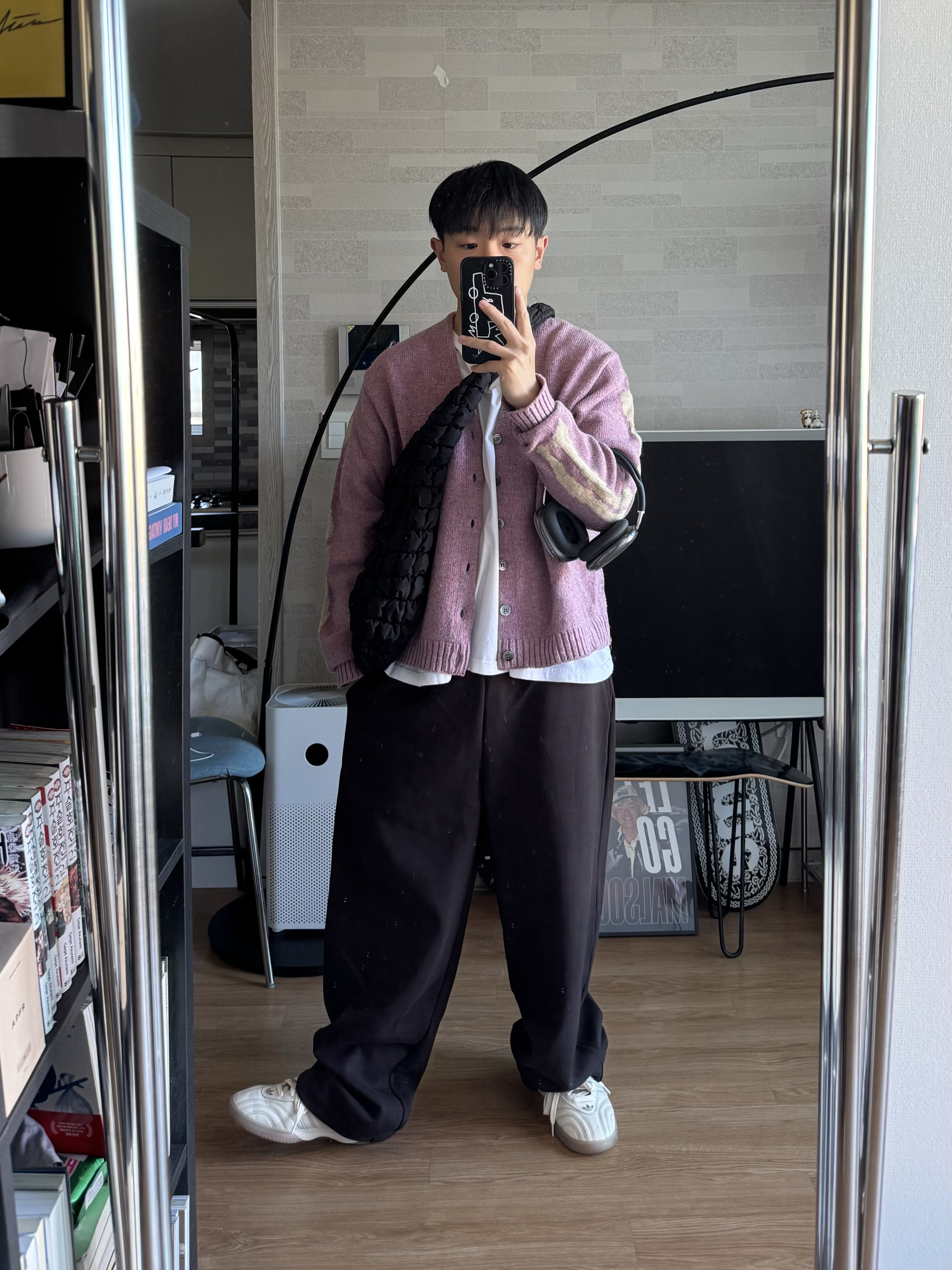 Adidas x Wales Bonner Samba Millennium Wonder White Brown, Kapital 5G Wool Bone Short Cardigan Light Purple 착용 스타일