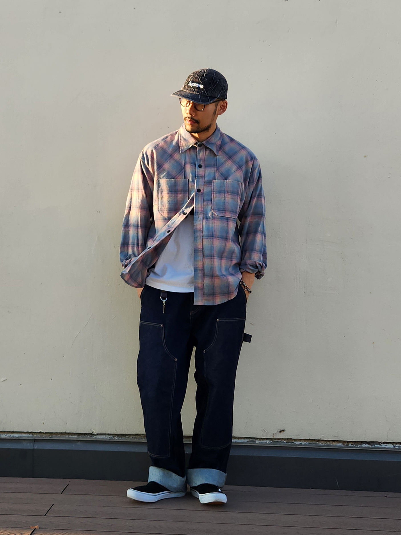 Supreme Punched Denim Camp Cap Black - 23FW, Vans Classic Slip-On Black 착용 스타일 - 1