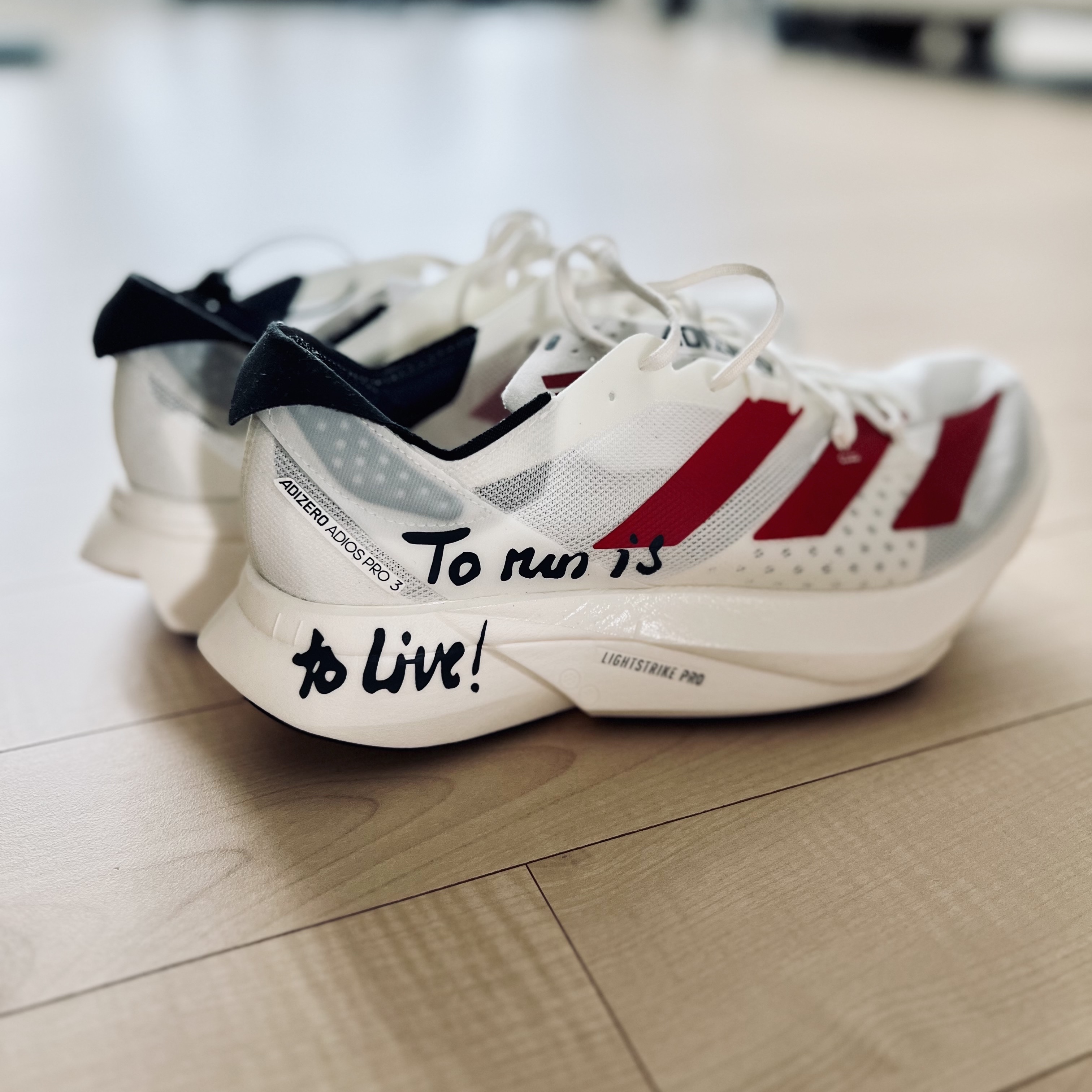 Adidas Adizero Adios Pro 3 Off White Better Scarlet 착용 스타일 - 2