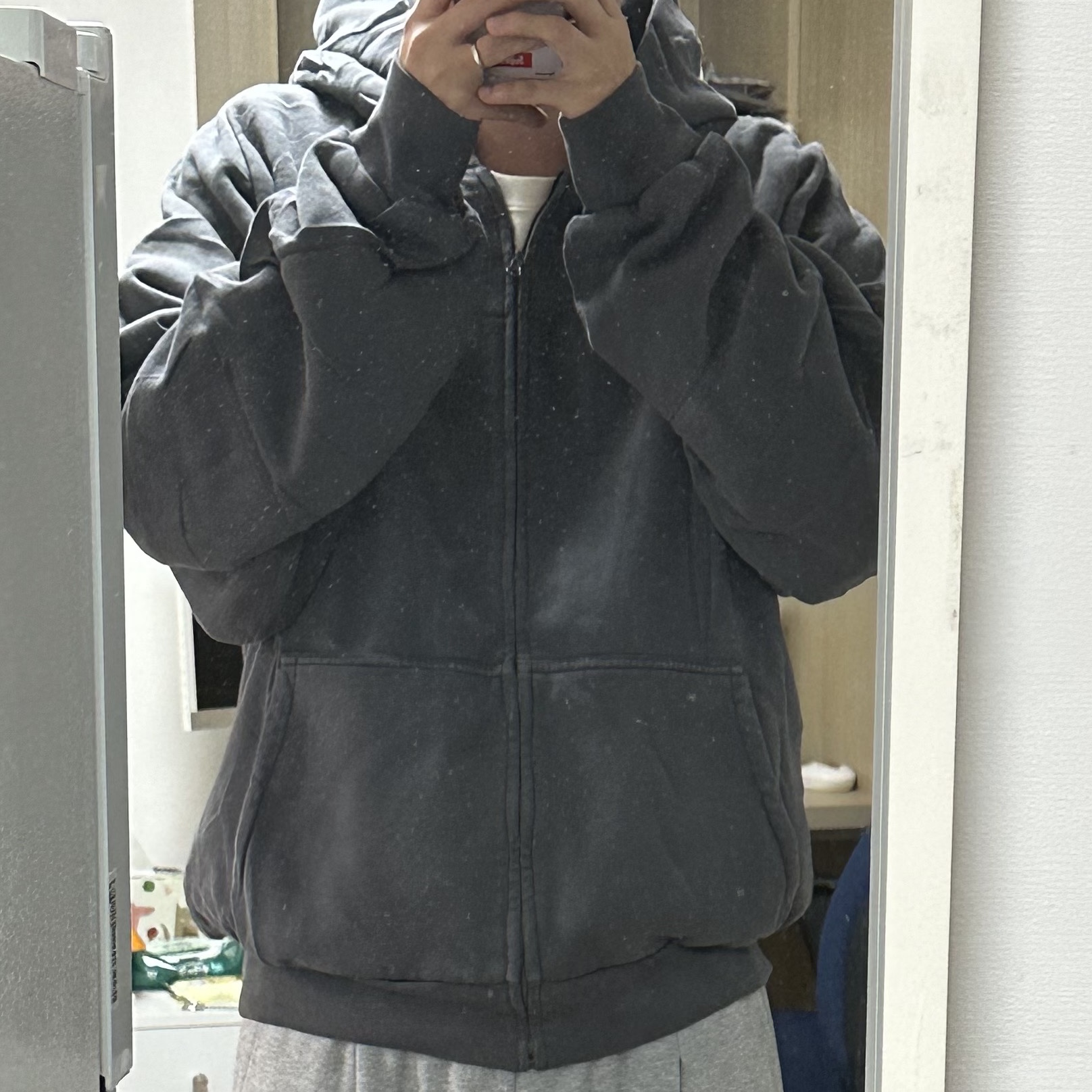 Yeezy YZY Zip-Up Hoodie Dark Grey 착용 스타일