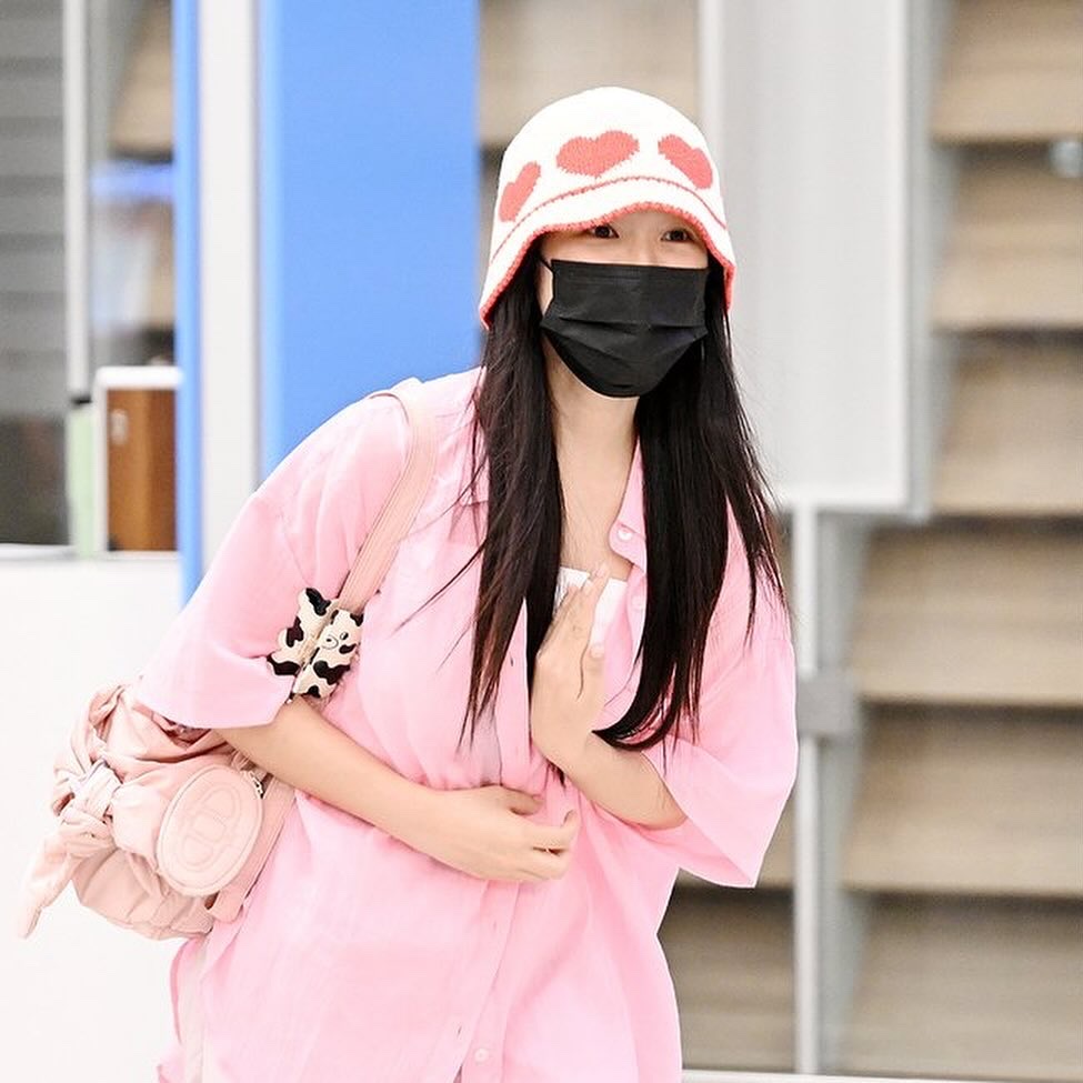 Athe Vanessabruno Ruban Backpack And Shoulder Bag Small Purple Pink 착용 스타일 - 1