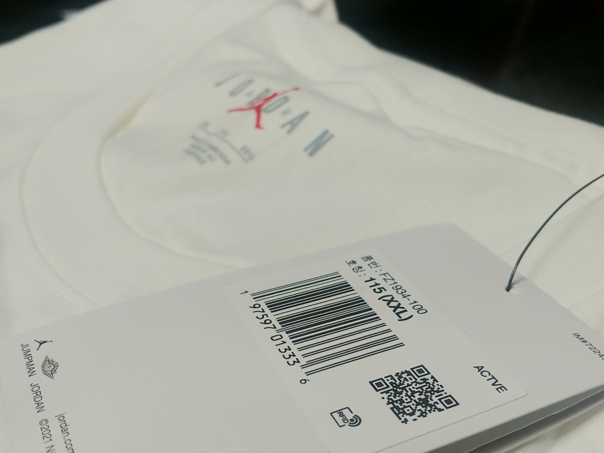 Jordan Long Sleeve Top White 착용 스타일 - 3