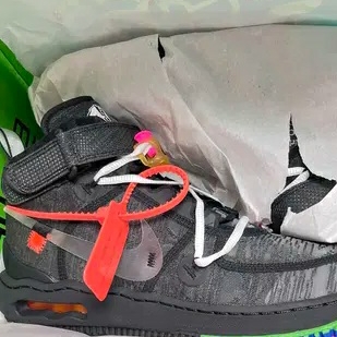 Nike x Off-White Air Force 1 Mid SP Black 착용 스타일